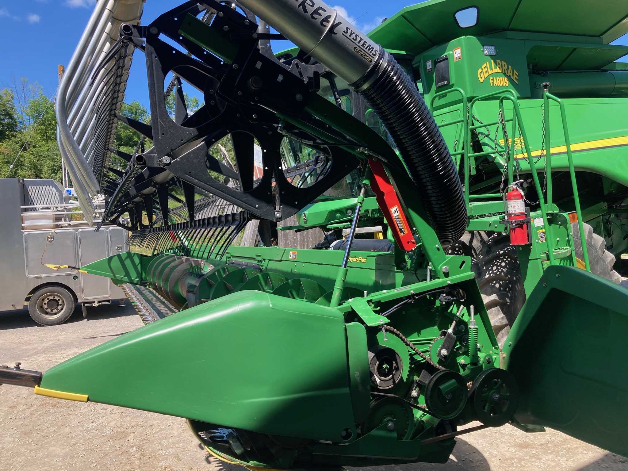2019 John Deere 625F Image 1