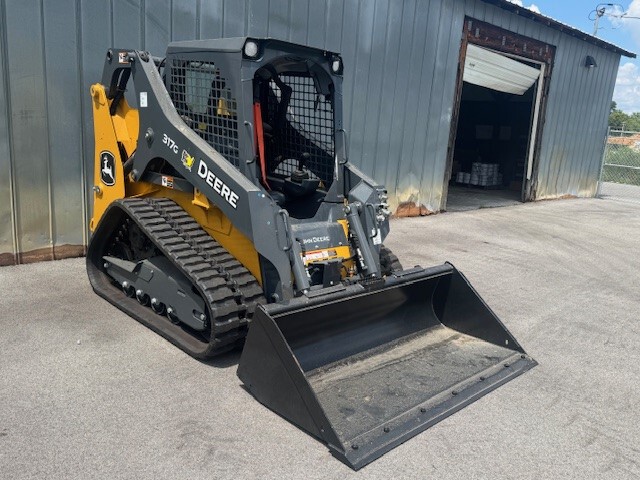 2024 John Deere 317G Image 3
