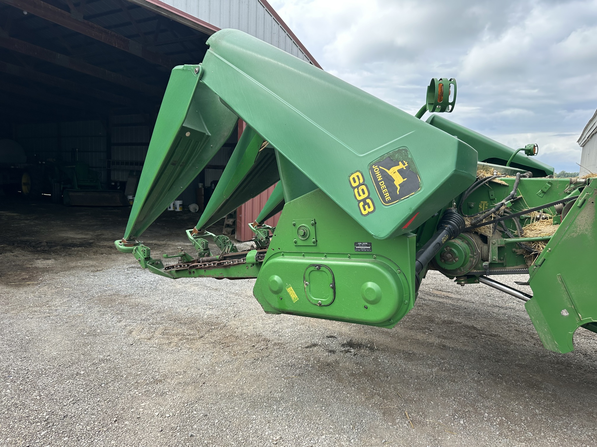 1998 John Deere 693 Image 1