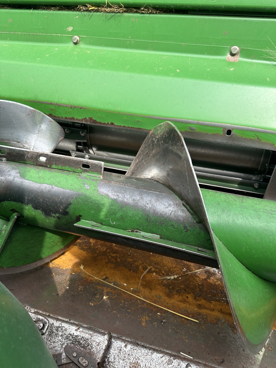 1998 John Deere 693 Image 4