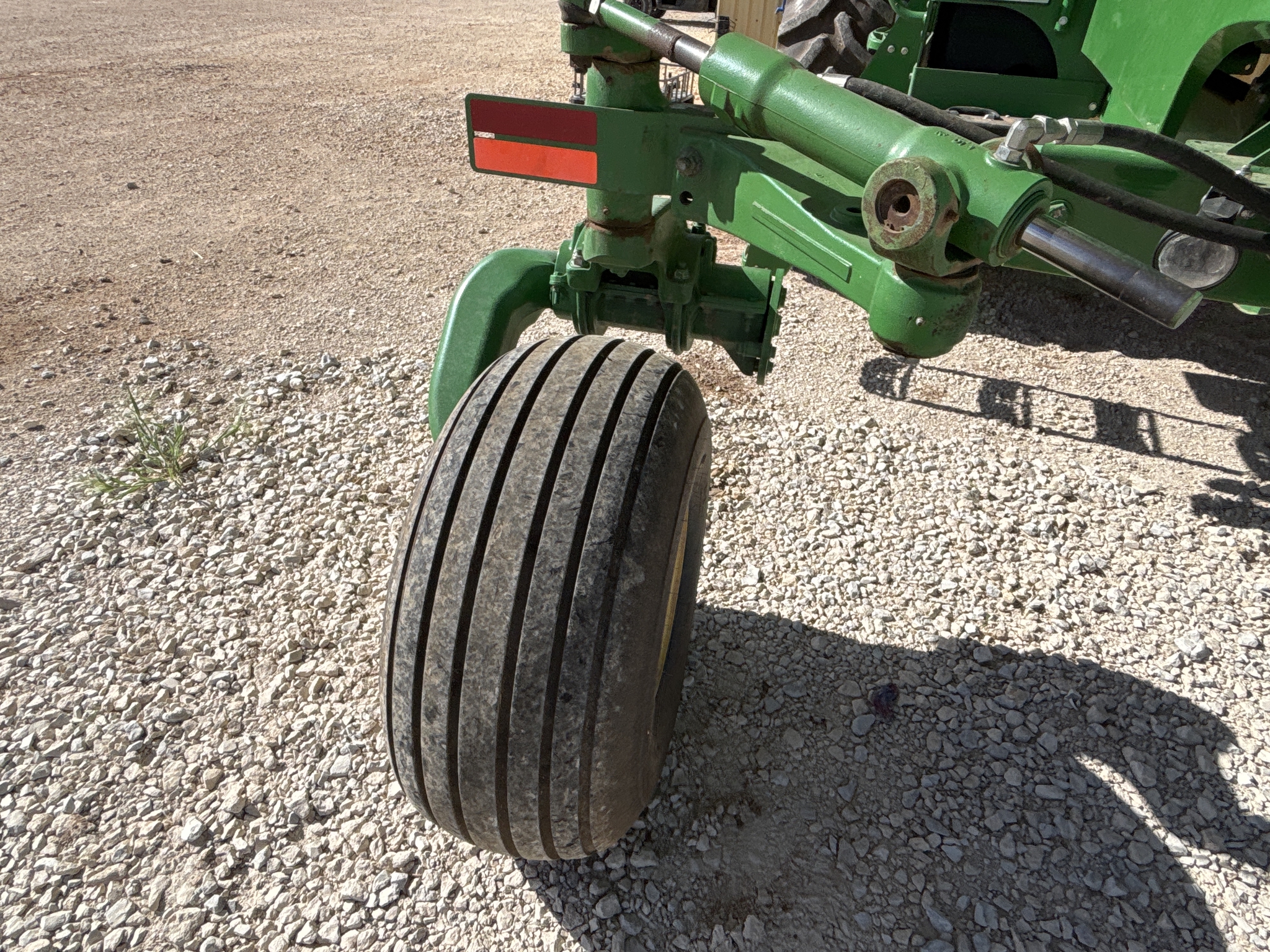 2016 John Deere W235 Image 27