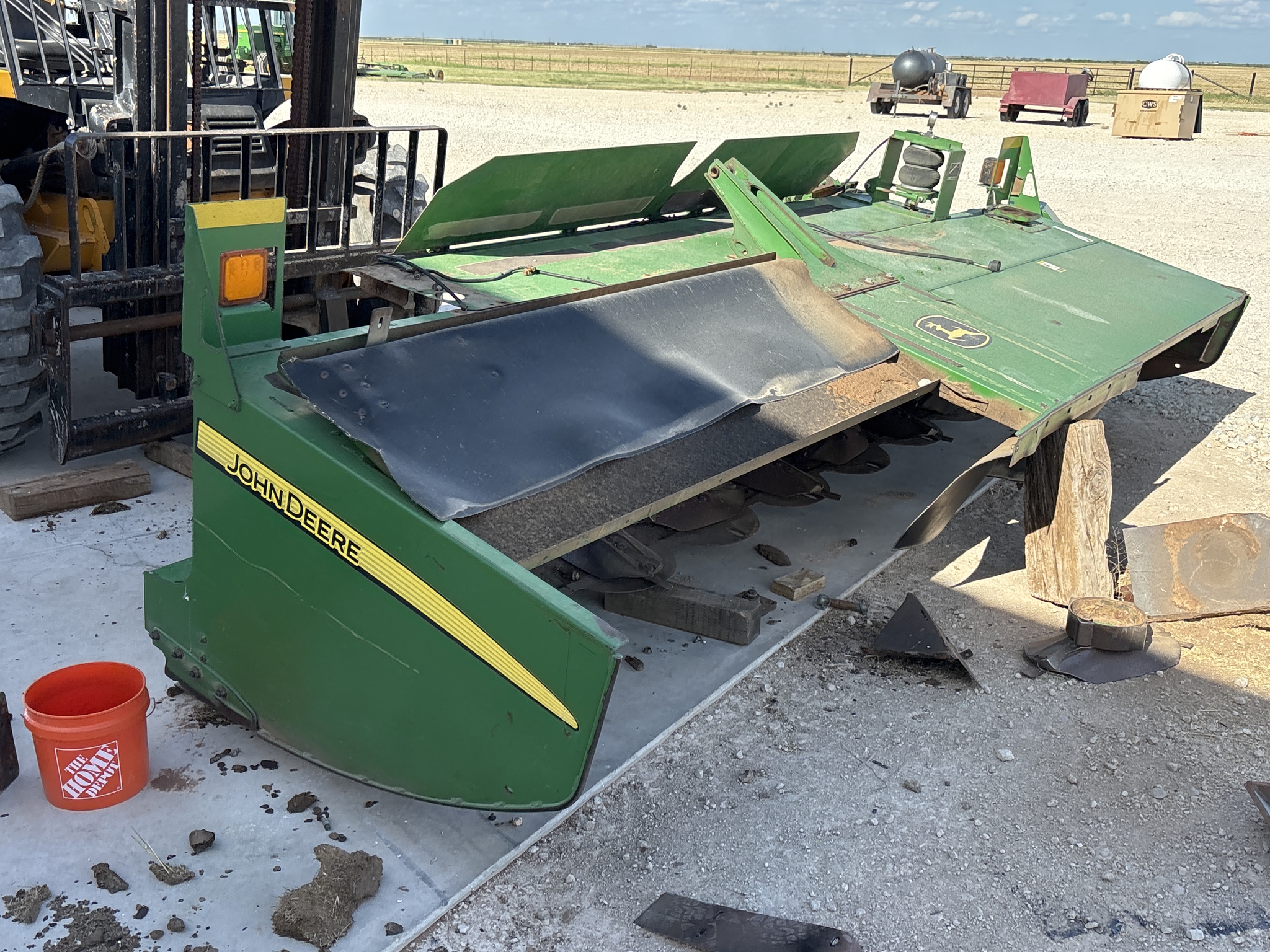 2016 John Deere W235 Image 21