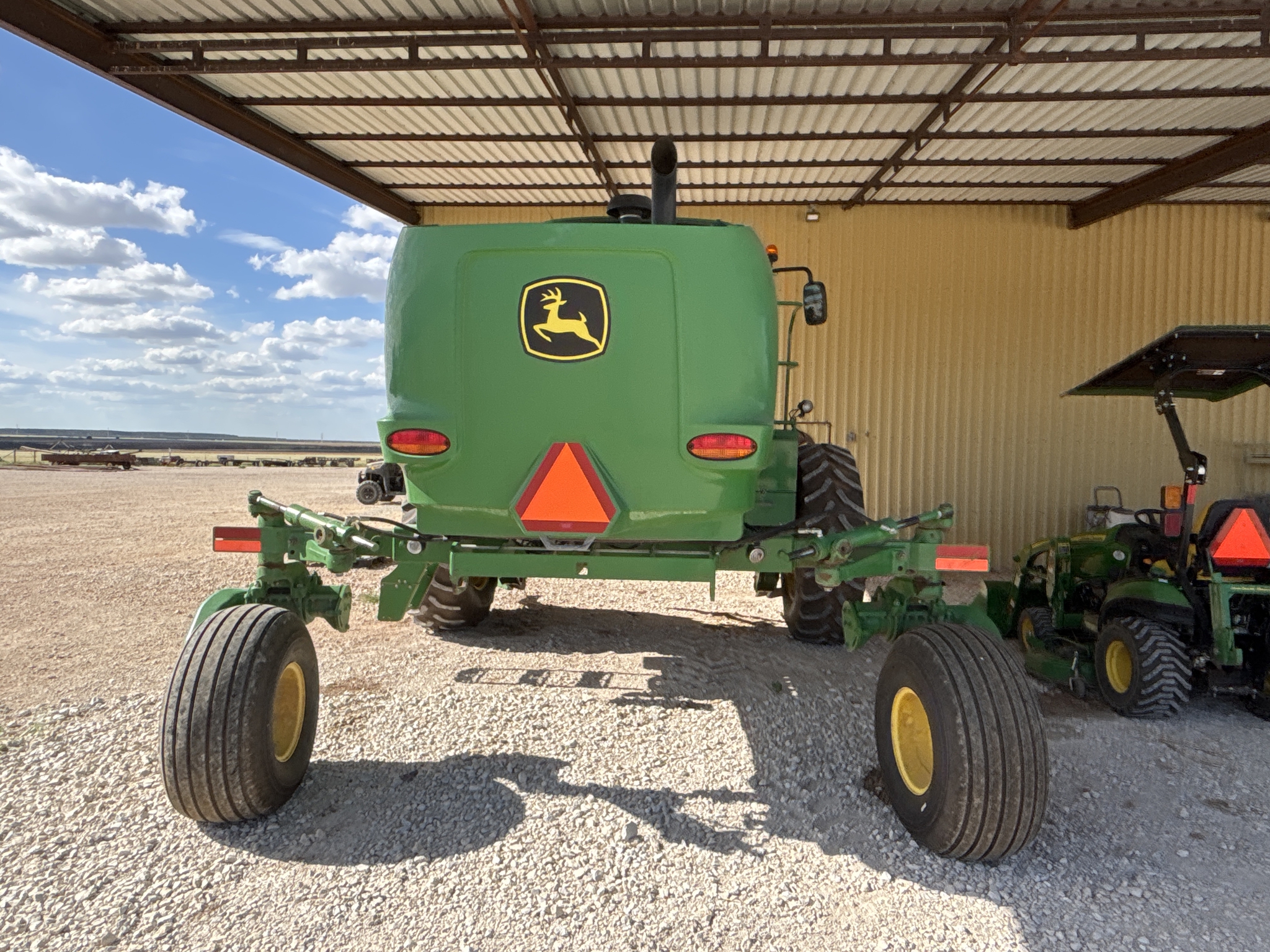 2016 John Deere W235 Image 10