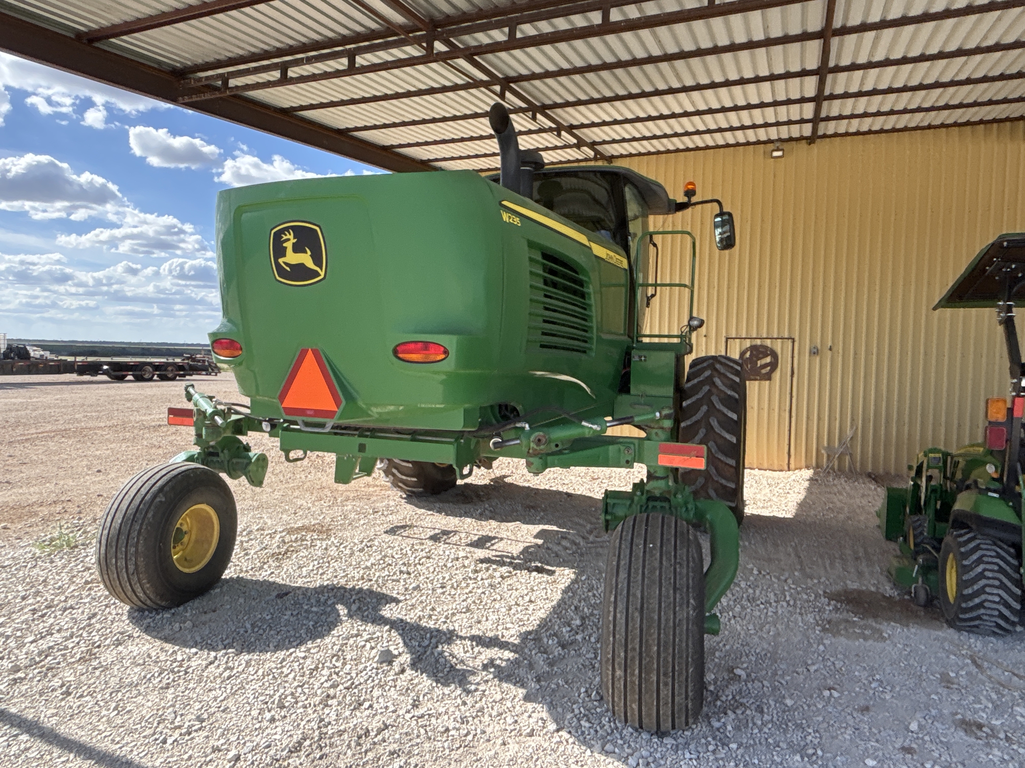 2016 John Deere W235 Image 8