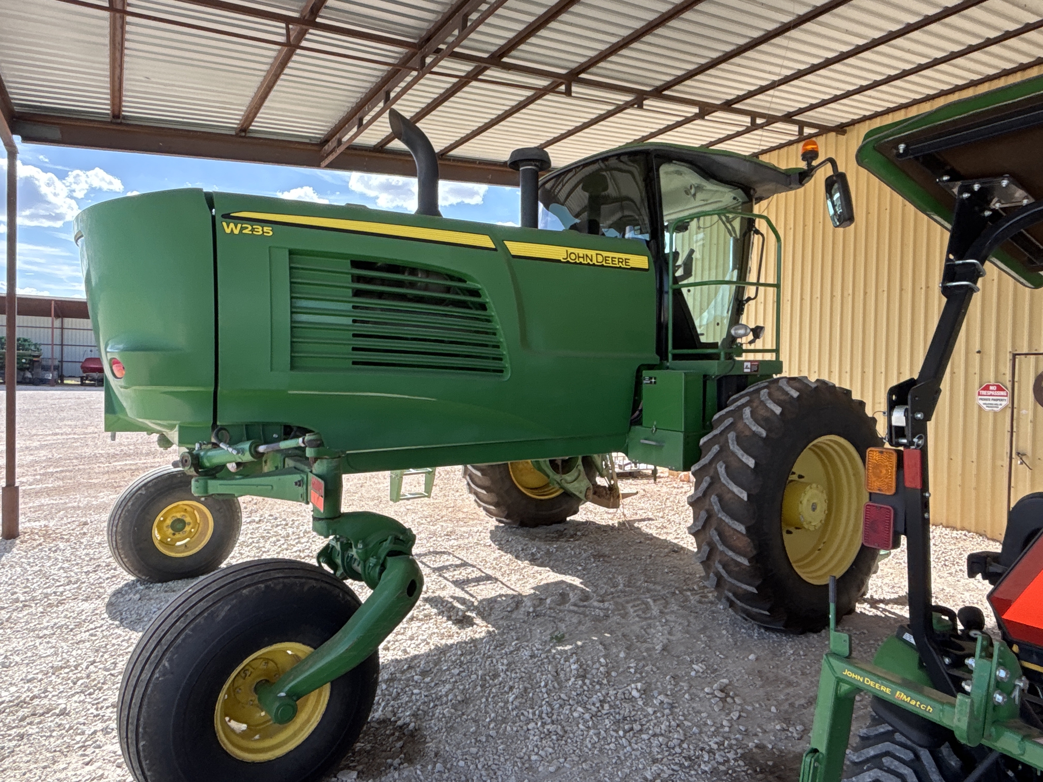 2016 John Deere W235 Image 6