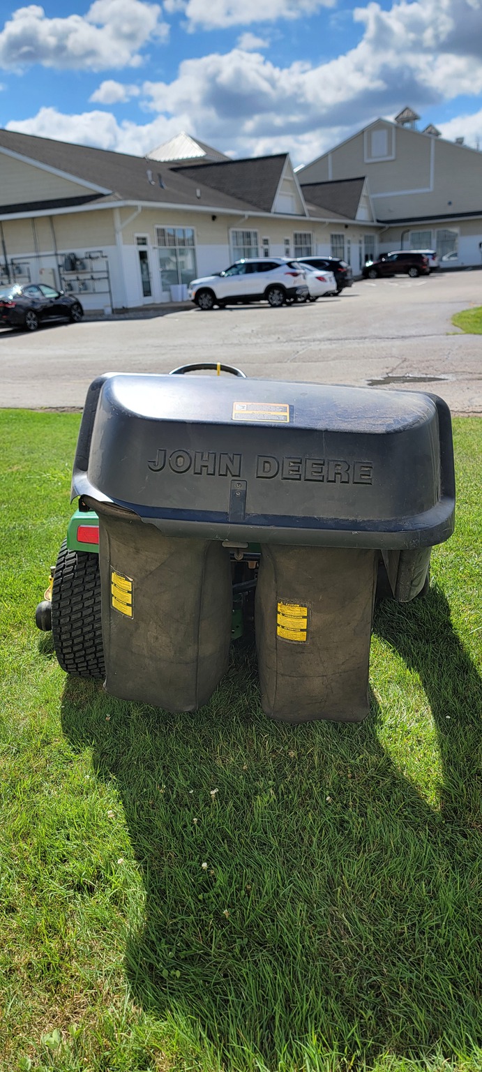 2002 John Deere GX345 Image 9