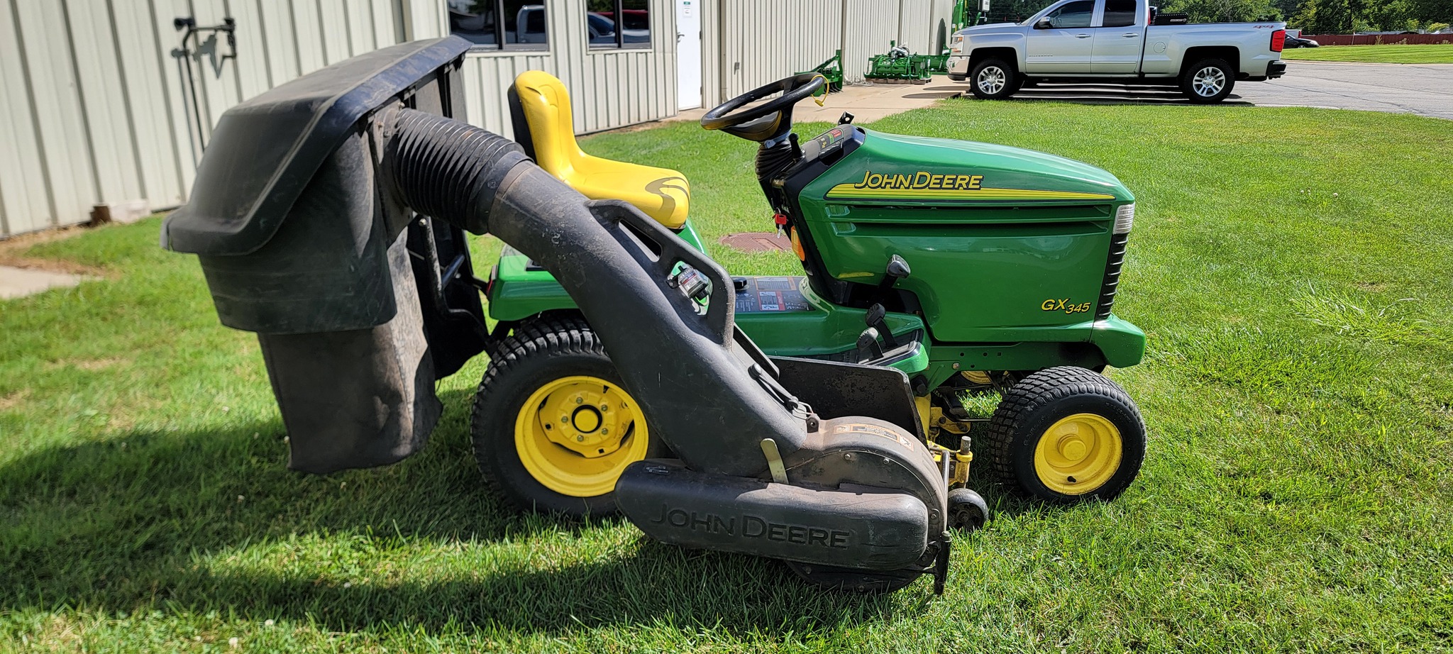 2002 John Deere GX345 Image 8