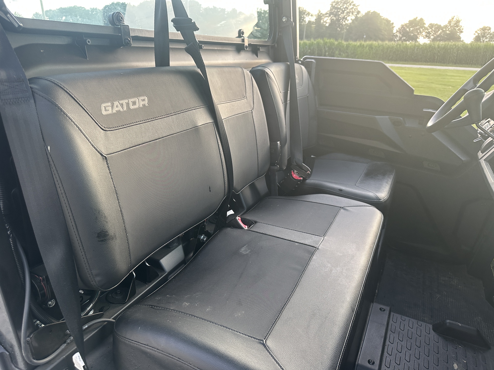 2025 John Deere XUV845M Image 9