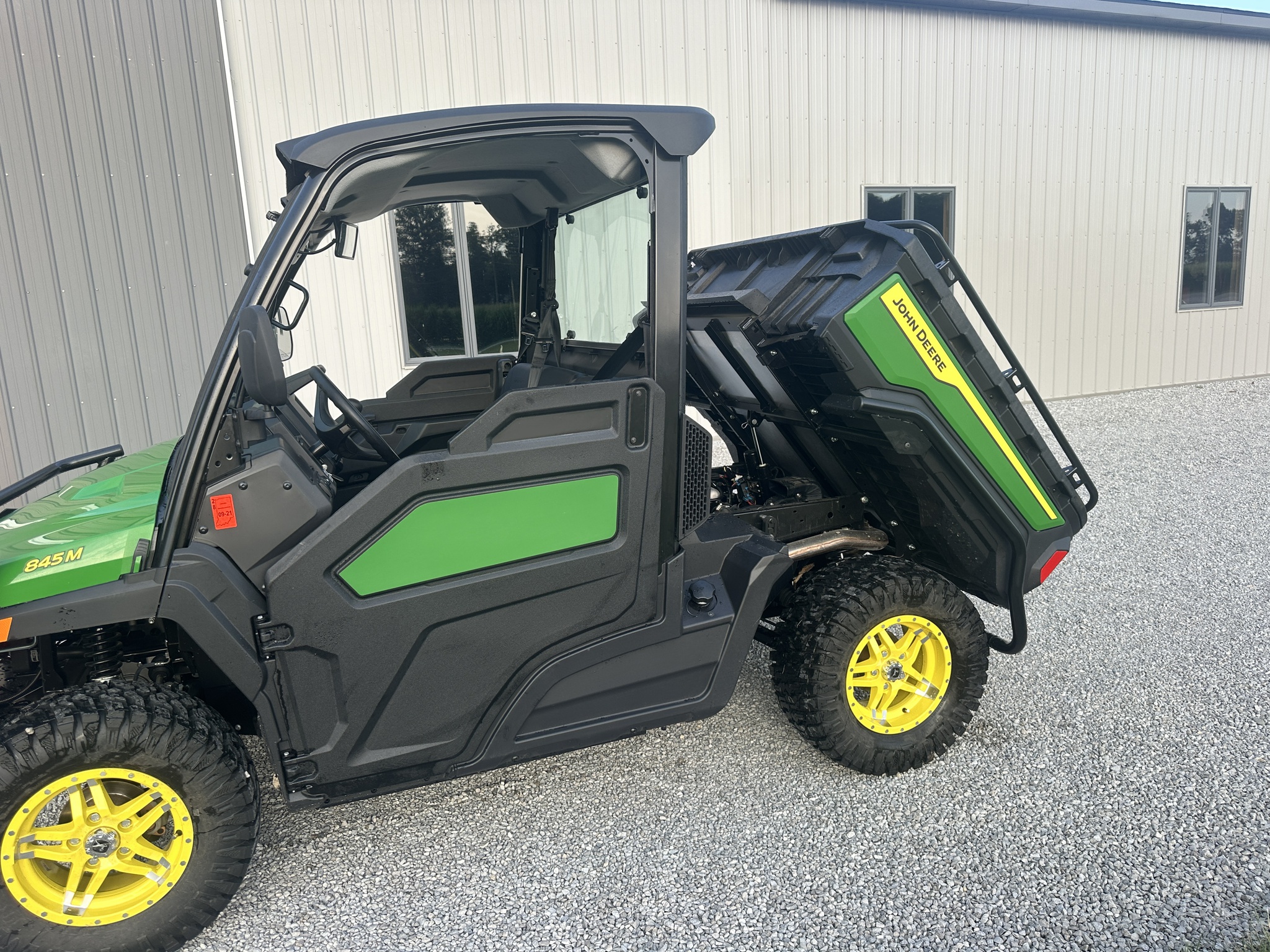 2025 John Deere XUV845M Image 4