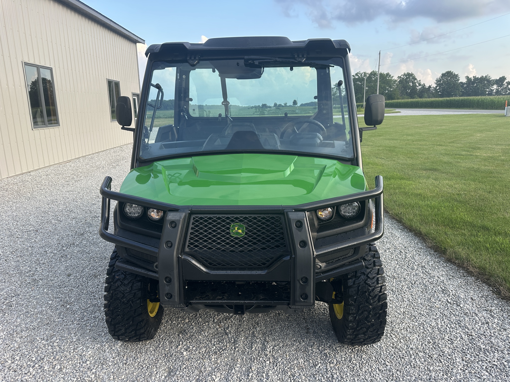 2025 John Deere XUV845M Image 2