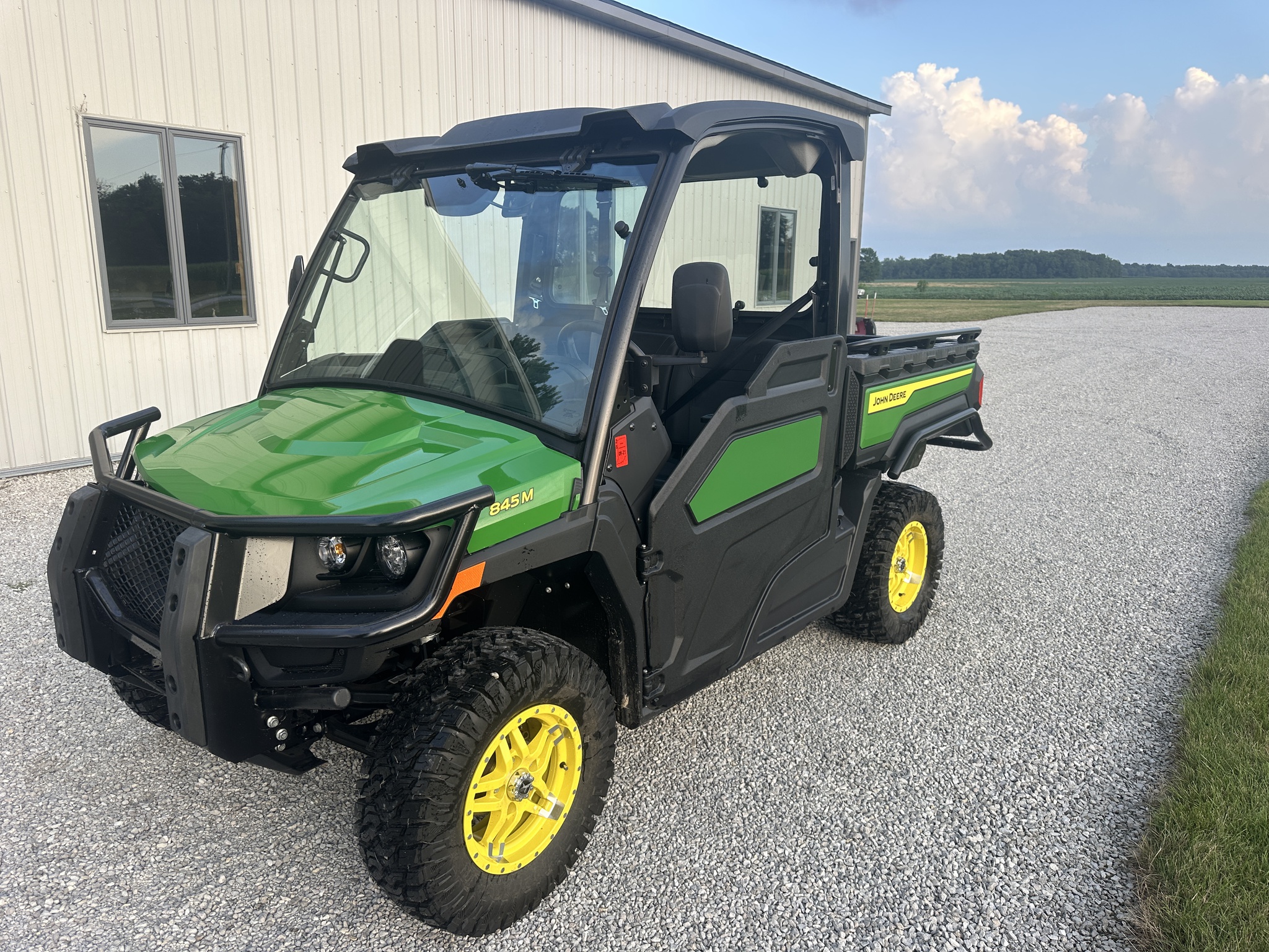 2025 John Deere XUV845M Image 1