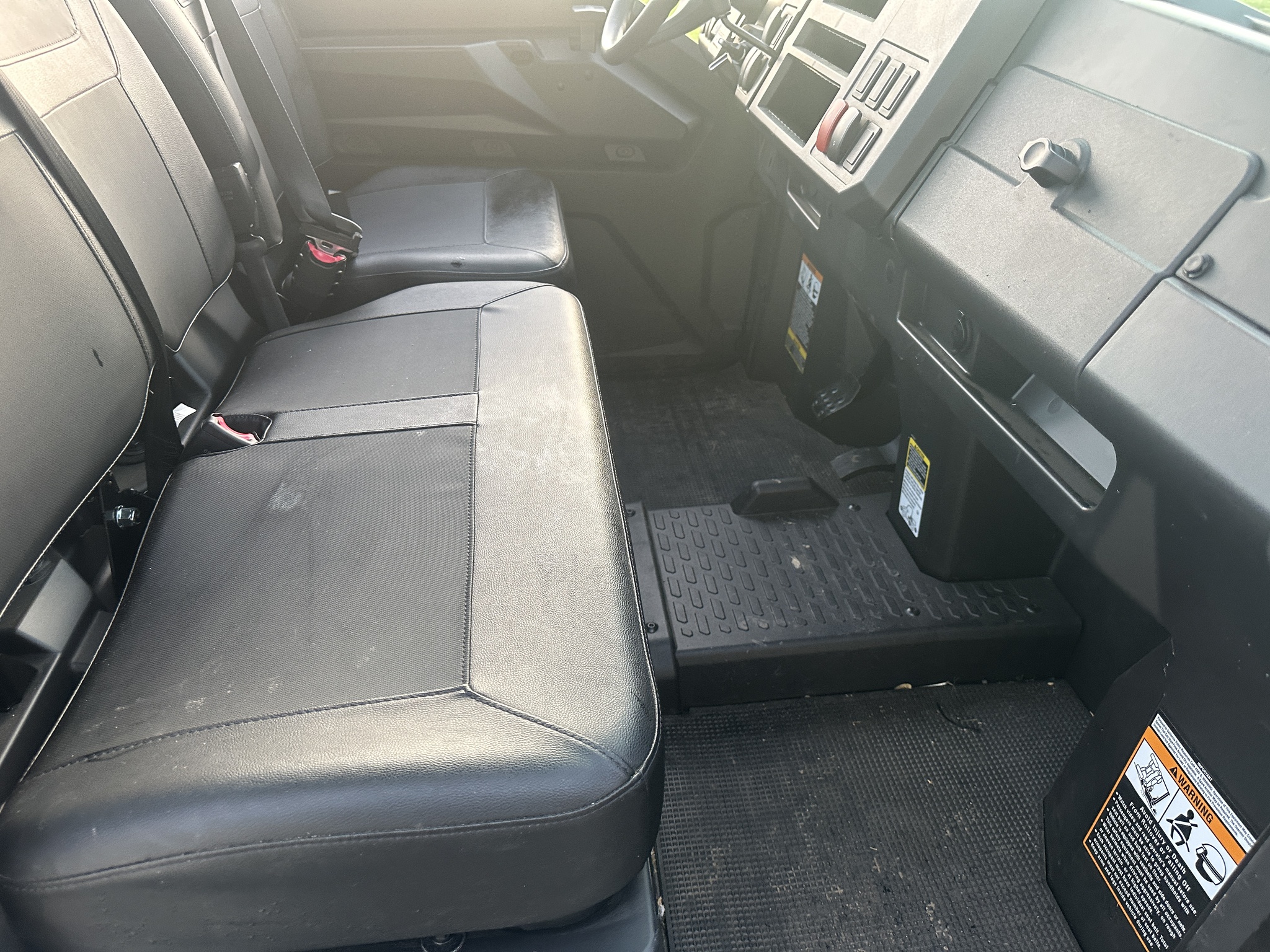 2025 John Deere XUV845M Image 10