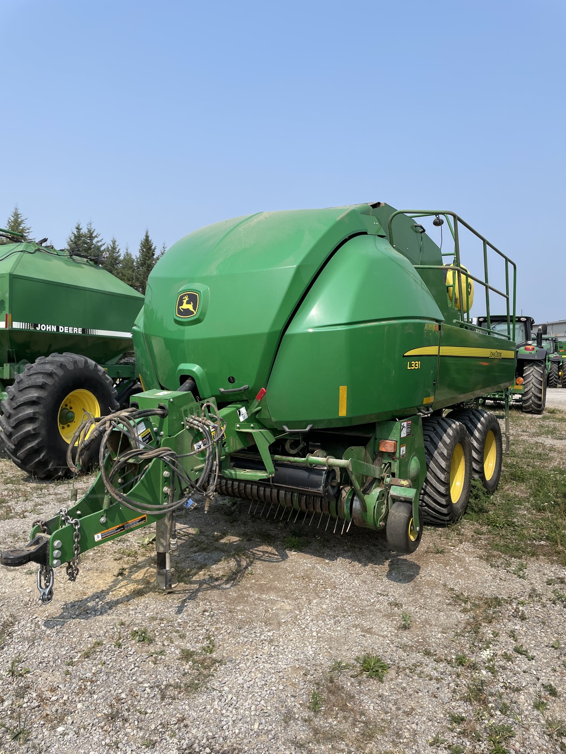 2020 John Deere L331 Image 11
