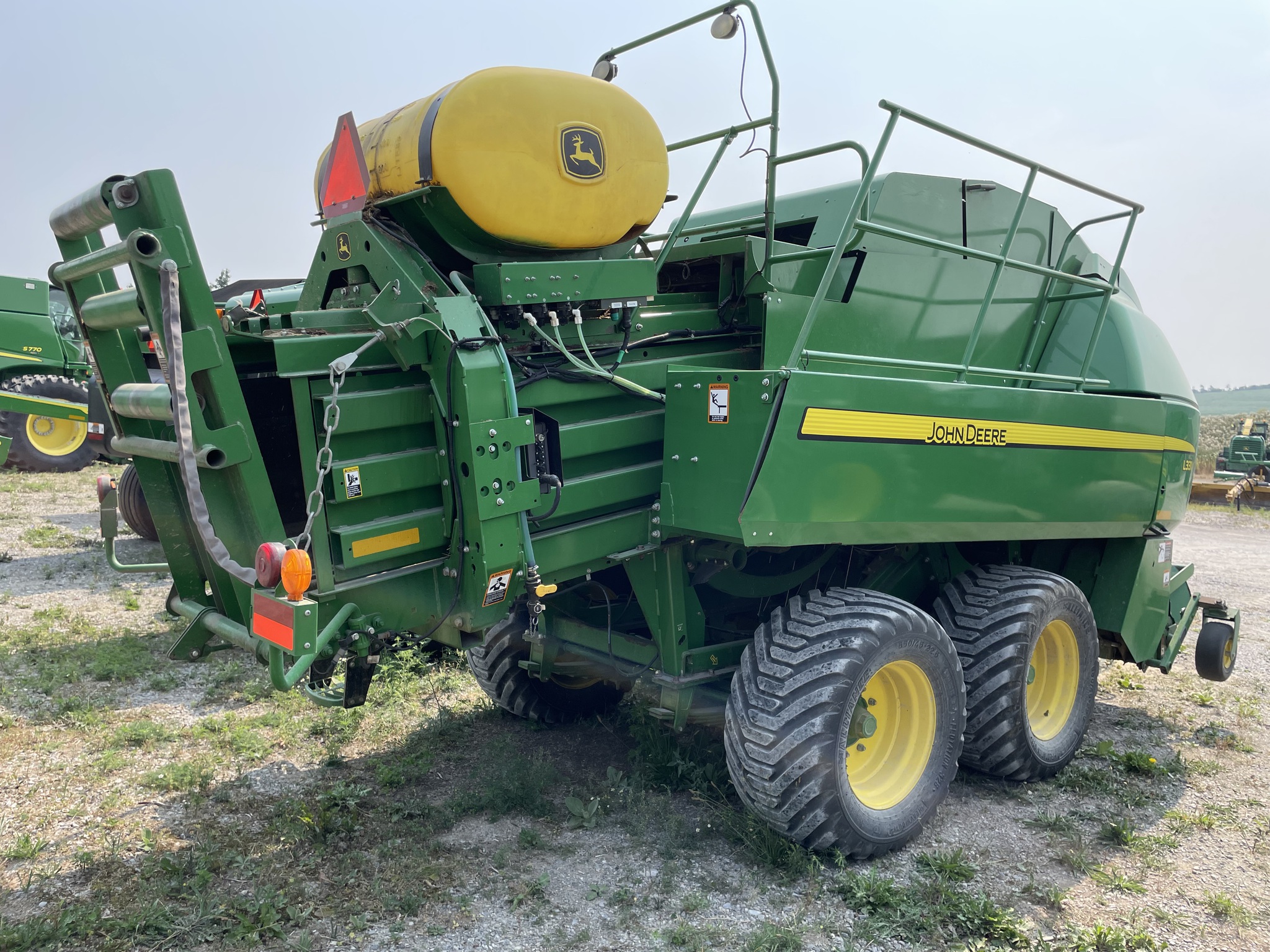 2020 John Deere L331 Image 5