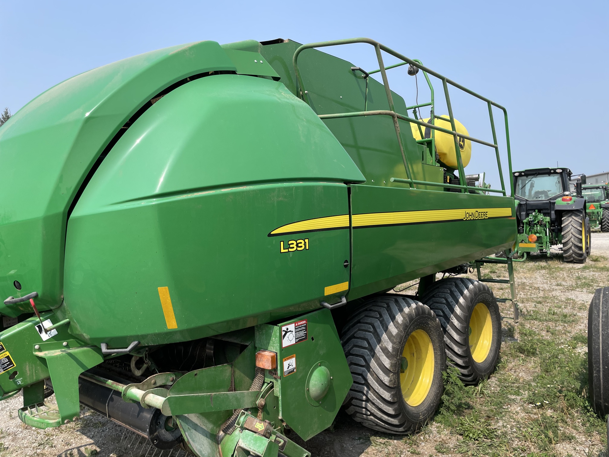 2020 John Deere L331 Image 2