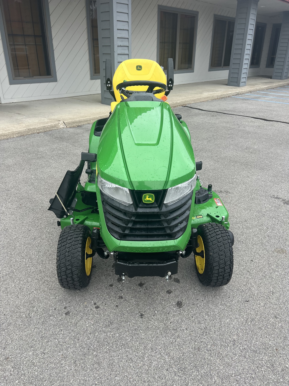 2023 John Deere X380 Image 2