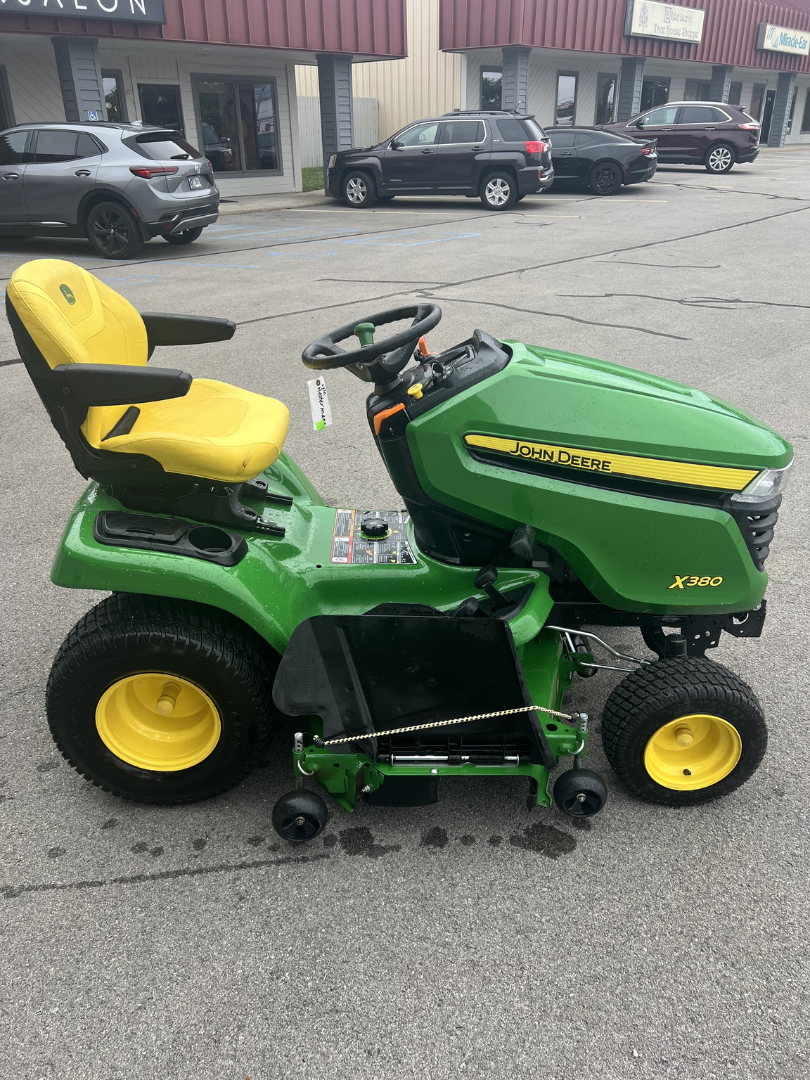2023 John Deere X380 Image 4