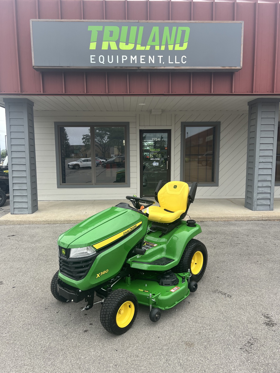 2023 John Deere X380 Image 1
