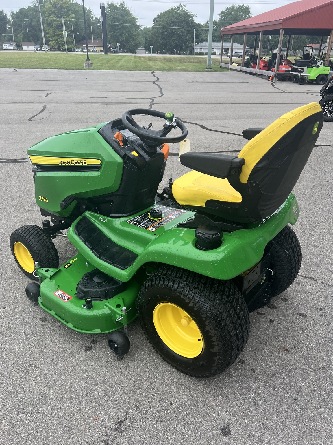 2023 John Deere X380 Image 7
