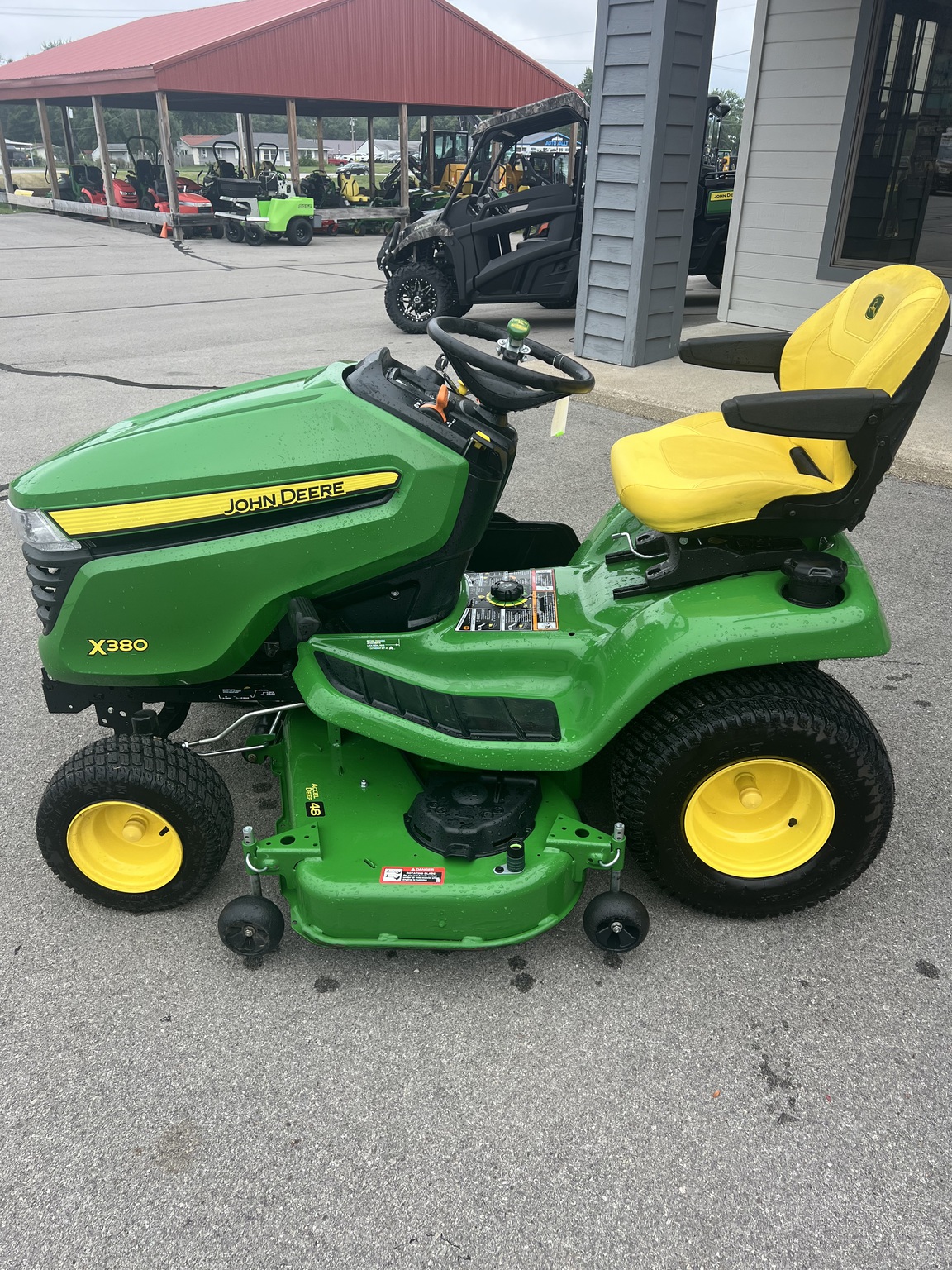 2023 John Deere X380 Image 8