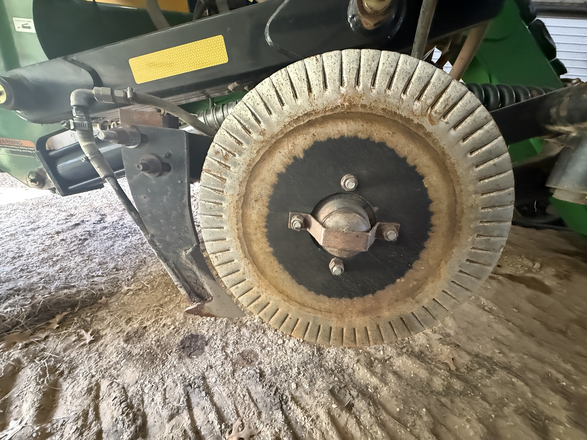 2014 Fast 8318 Image 12