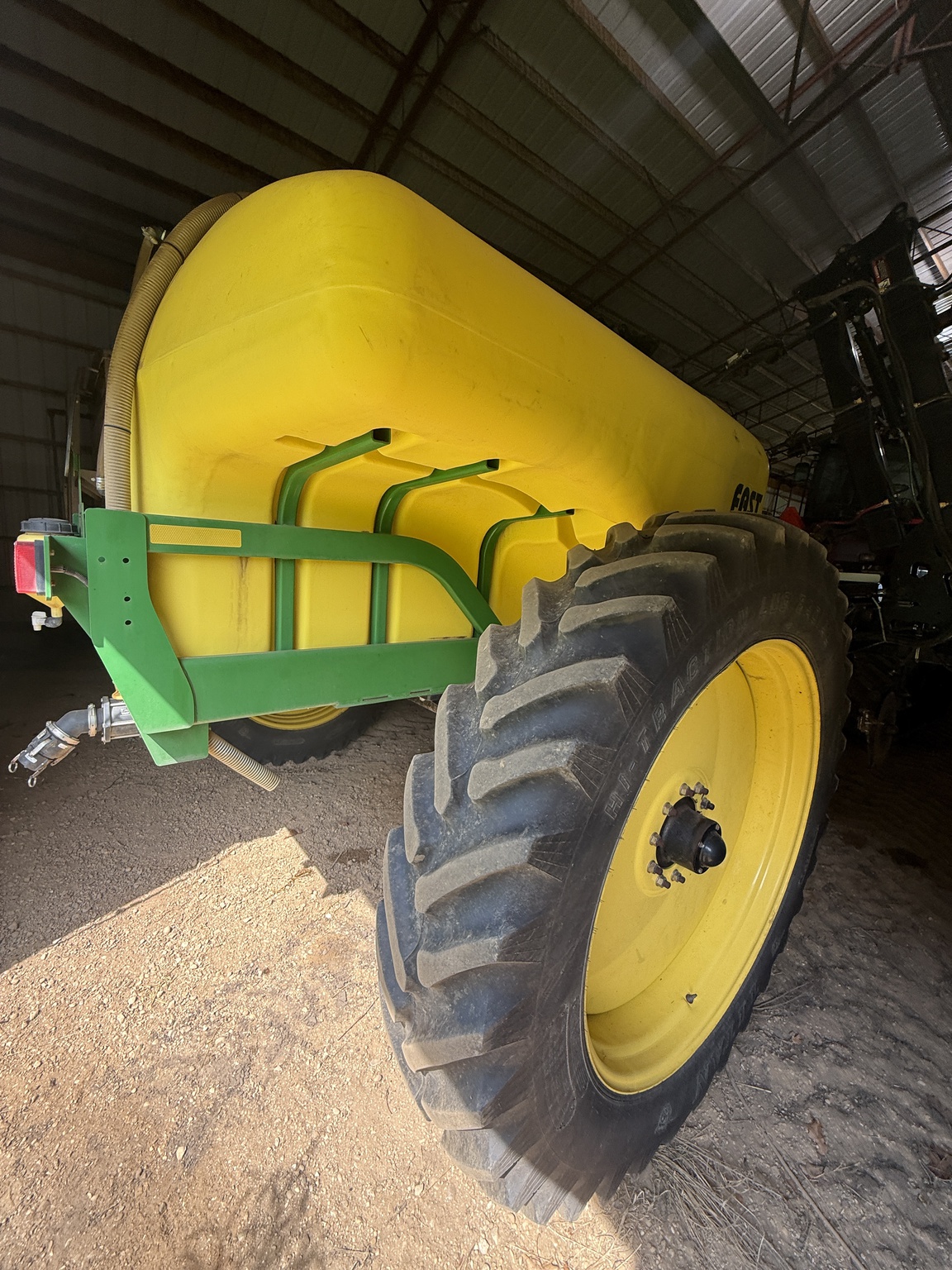 2014 Fast 8318 Image 3