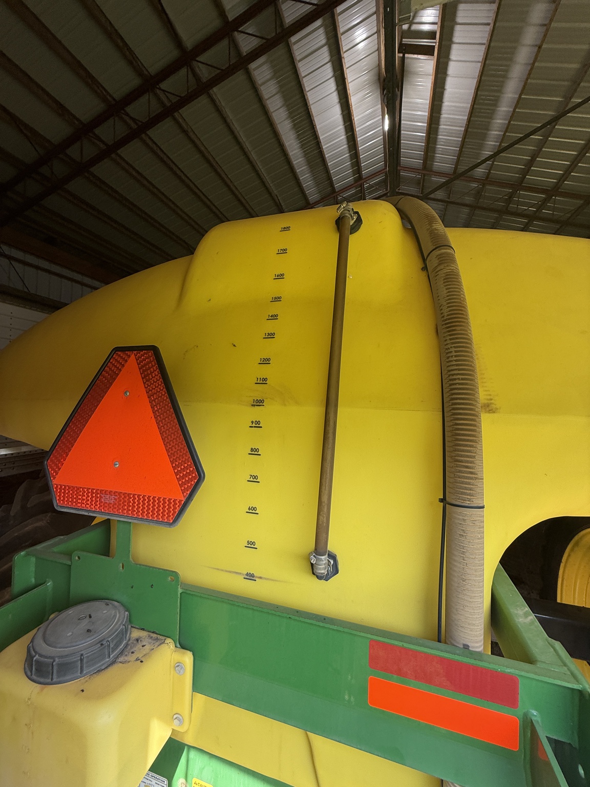 2014 Fast 8318 Image 5