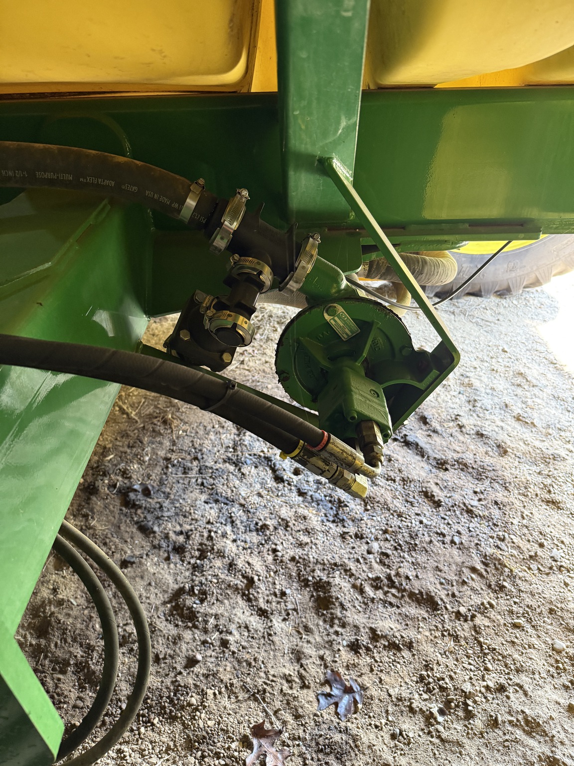 2014 Fast 8318 Image 13