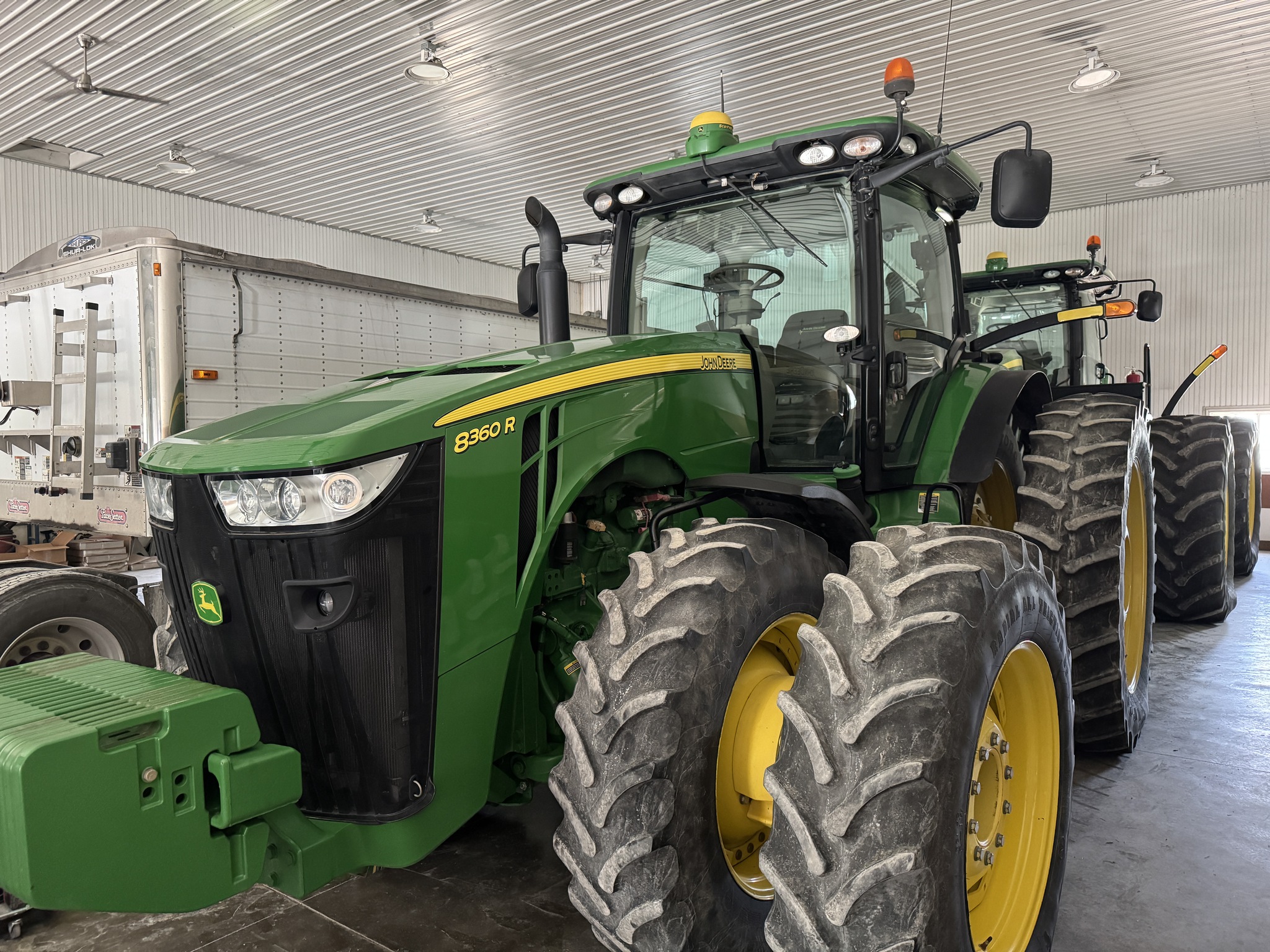 2011 John Deere 8360R Image 1