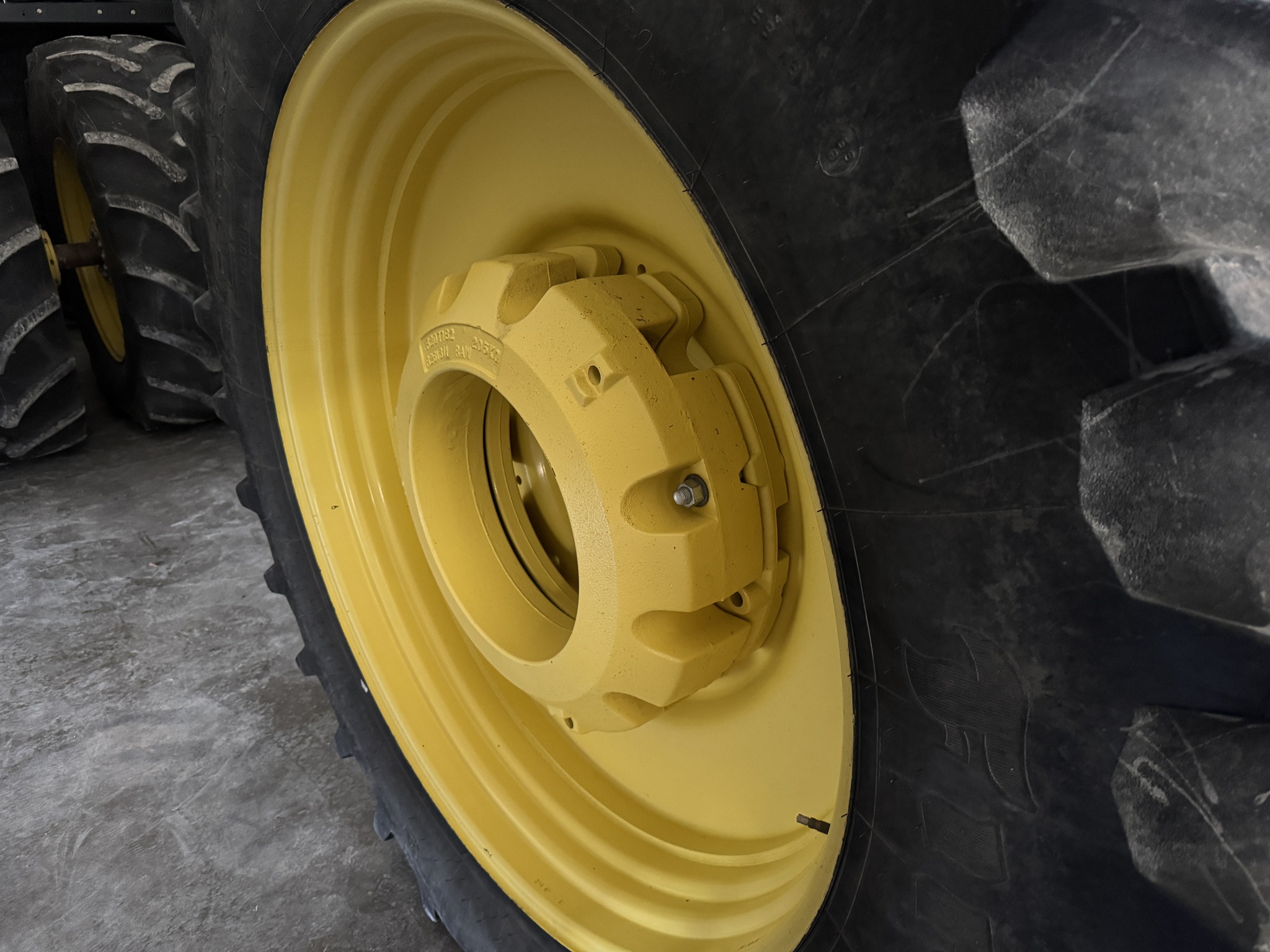2011 John Deere 8360R Image 11