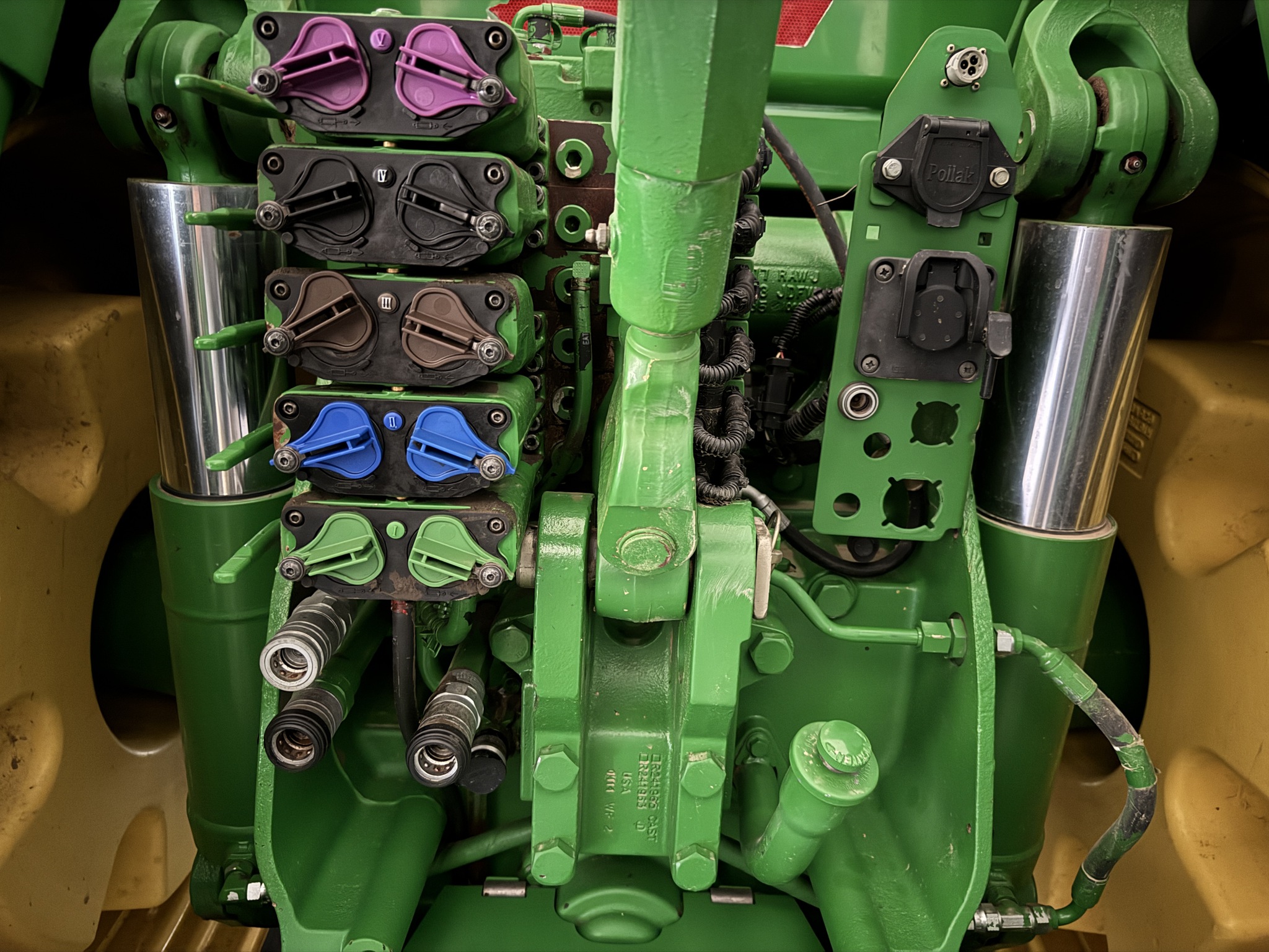 2011 John Deere 8360R Image 15