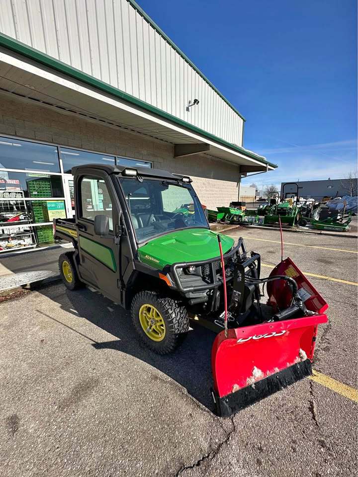 2023 John Deere XUV 835M Image 1