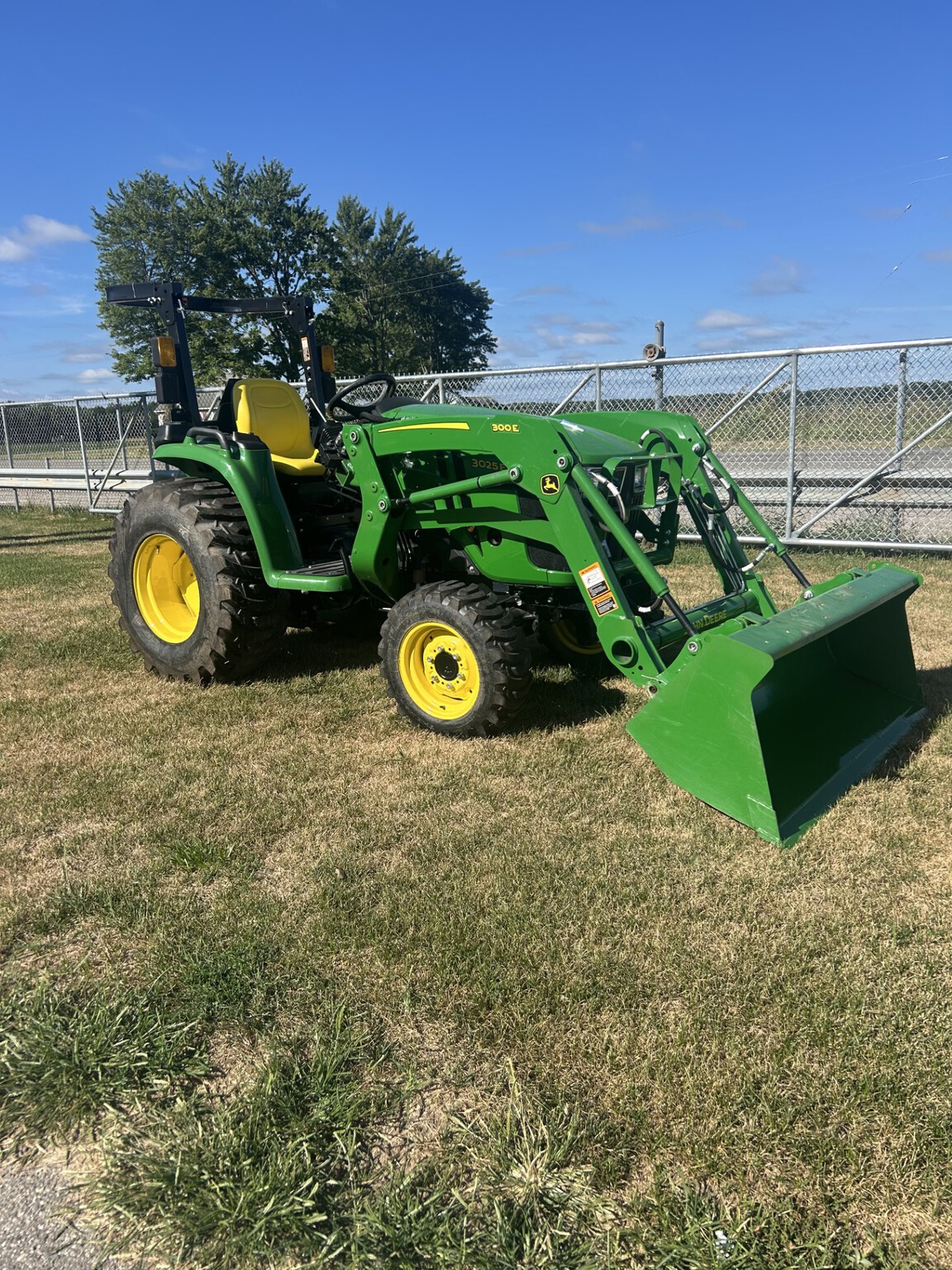 2023 John Deere 3025E Image 1