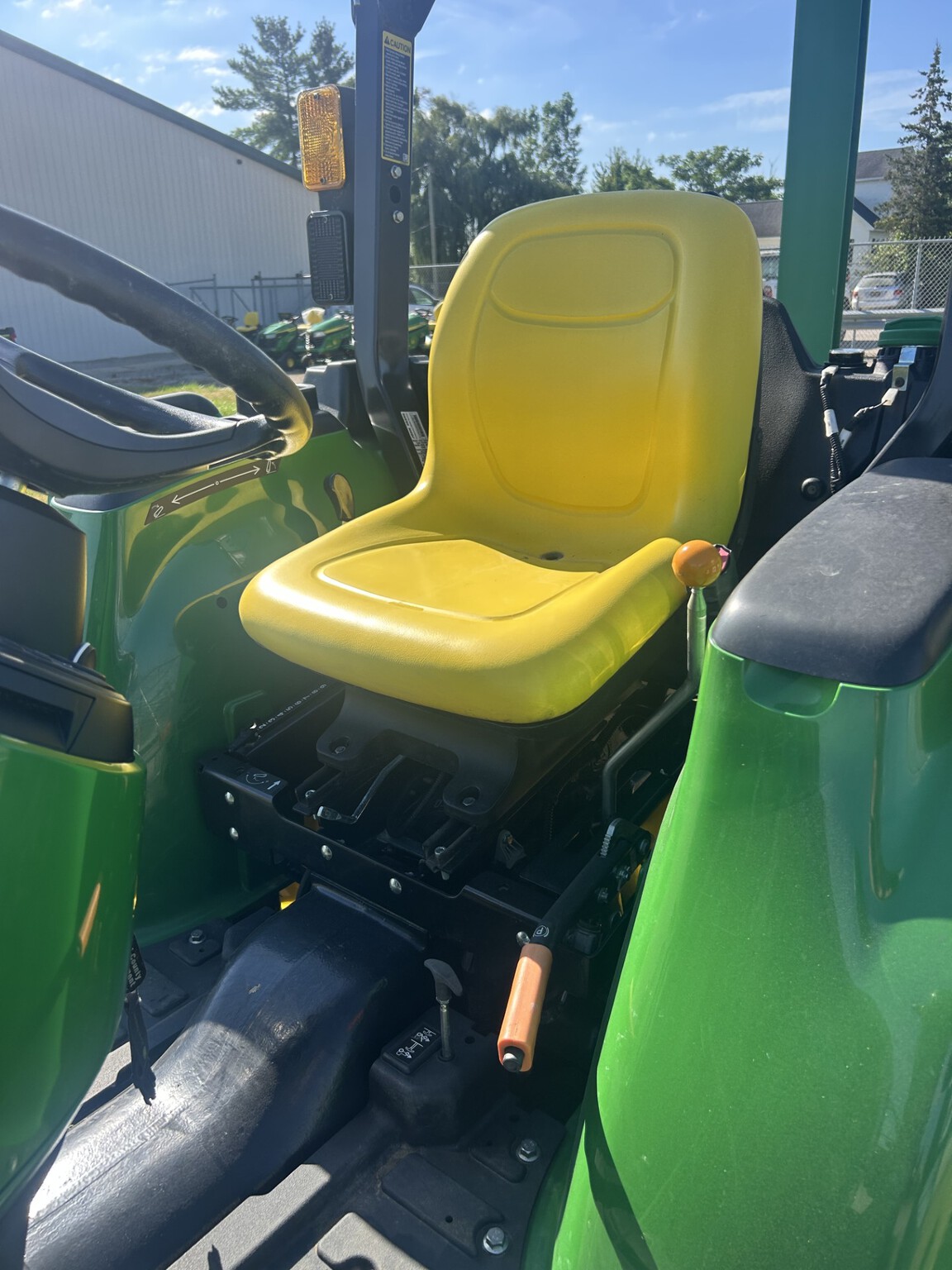 2023 John Deere 3025E Image 5