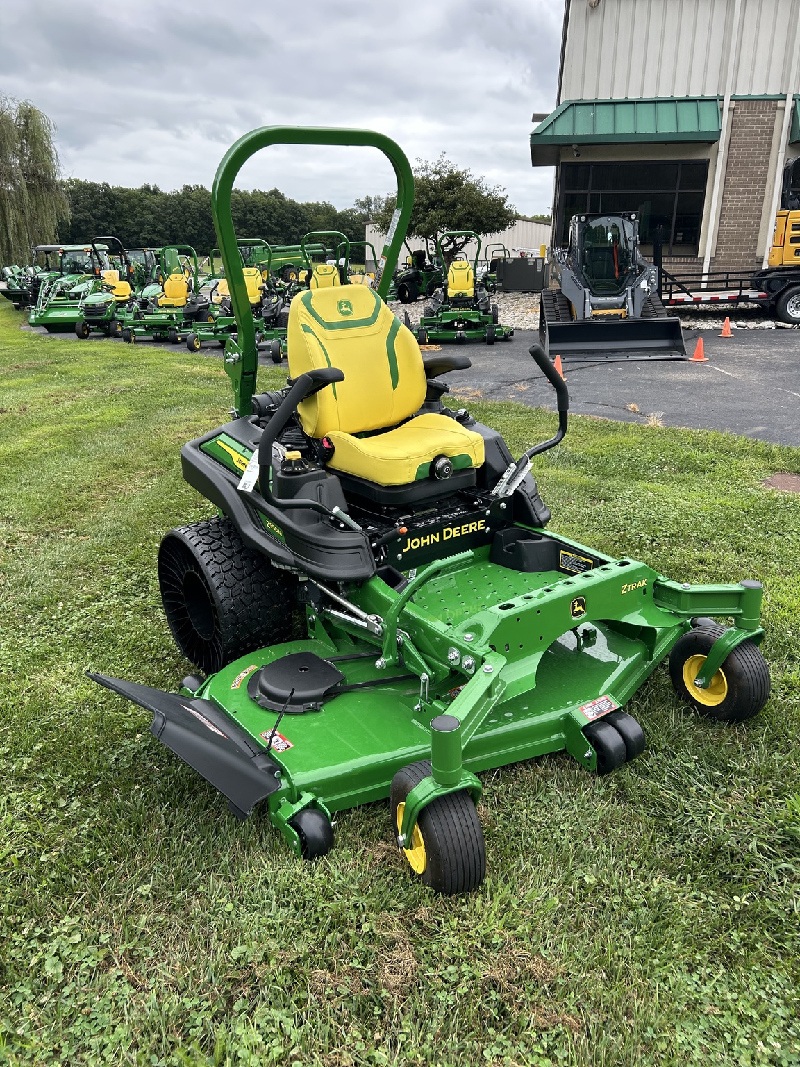 2025 John Deere Z950M Image 1