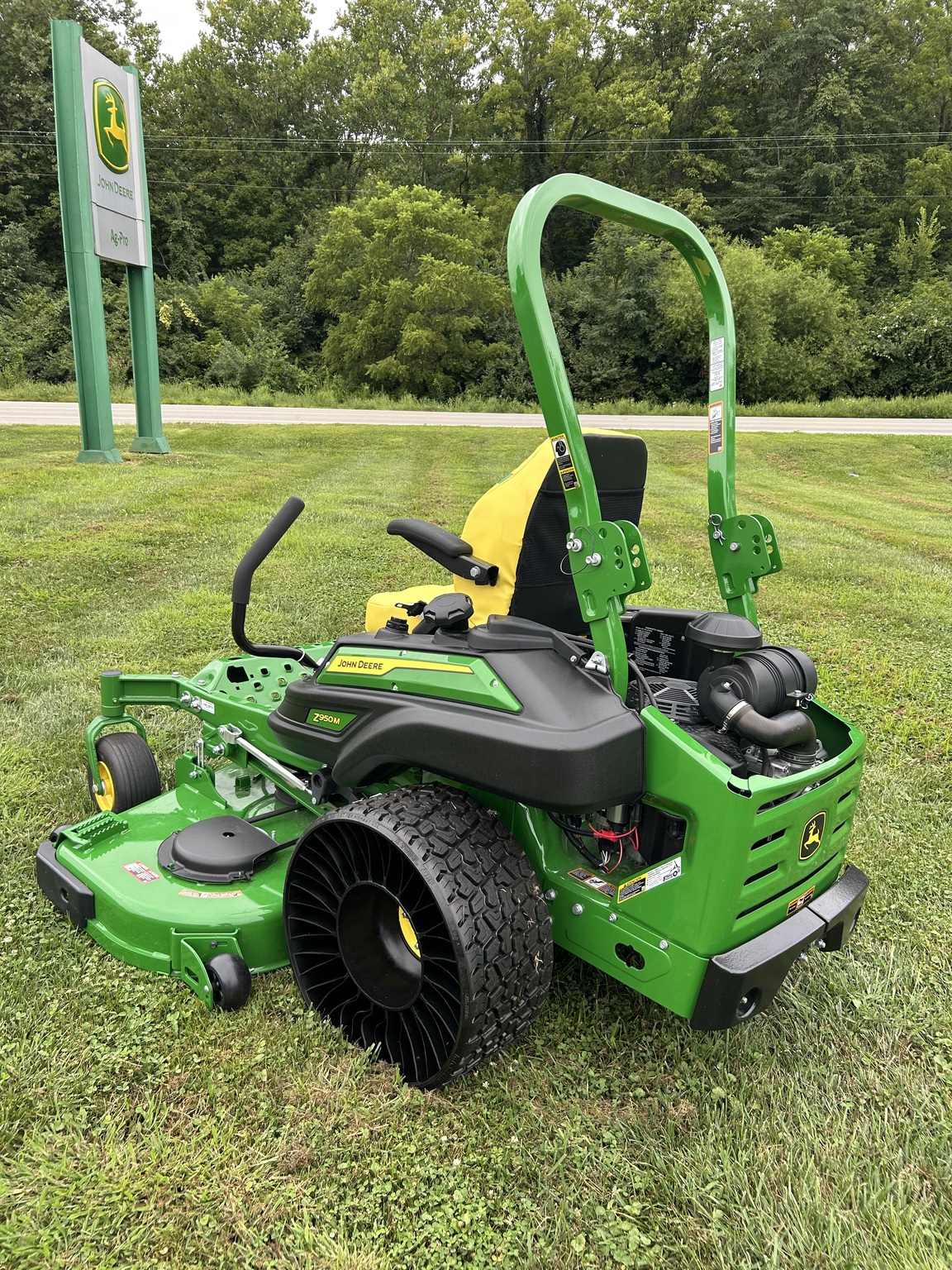 2025 John Deere Z950M Image 4