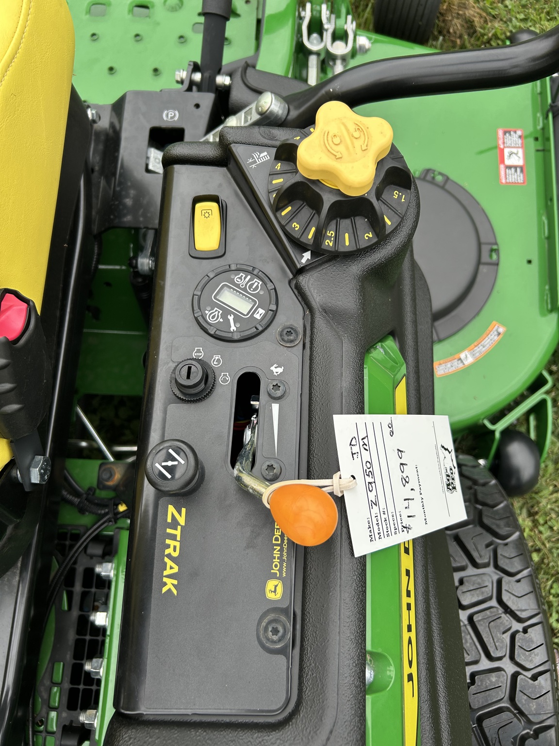 2025 John Deere Z950M Image 6