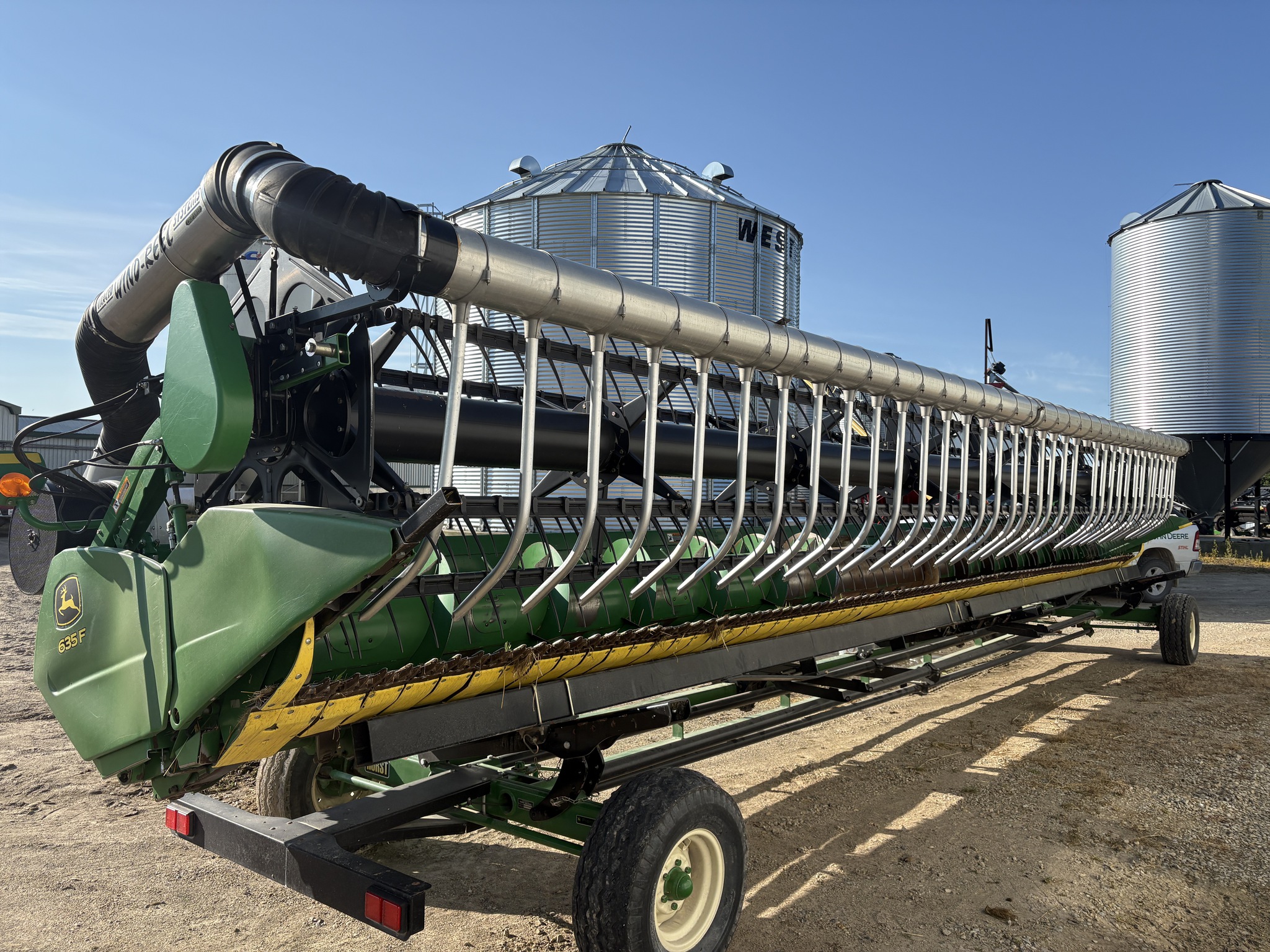 2012 John Deere 635F Image 4