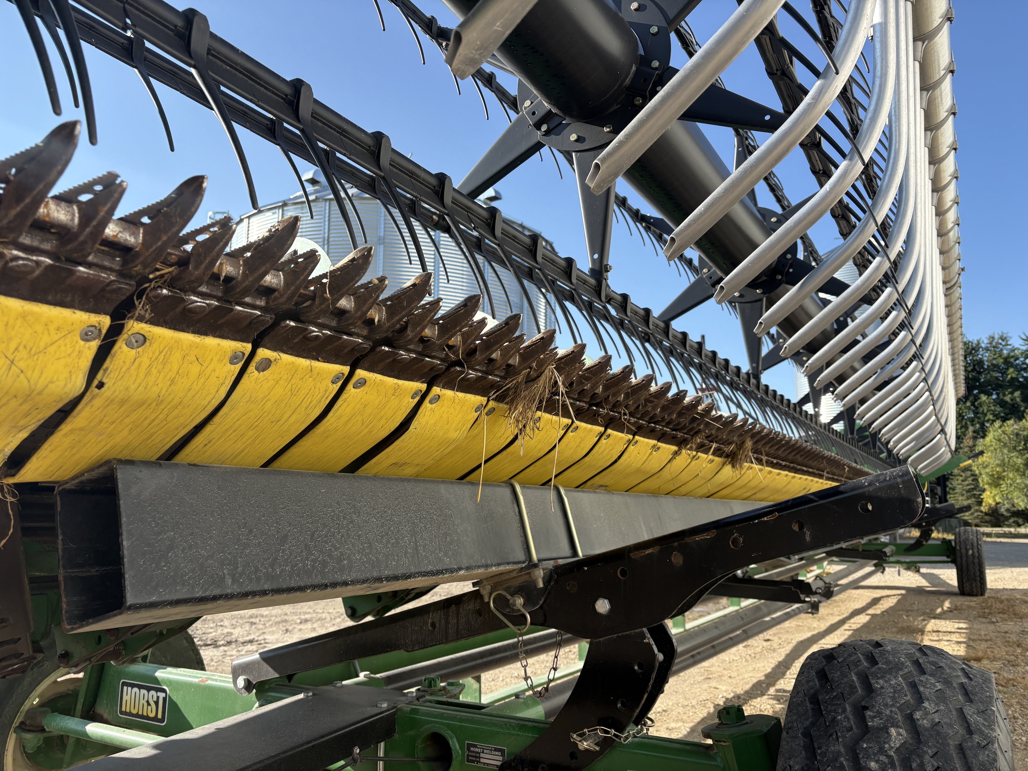 2012 John Deere 635F Image 3