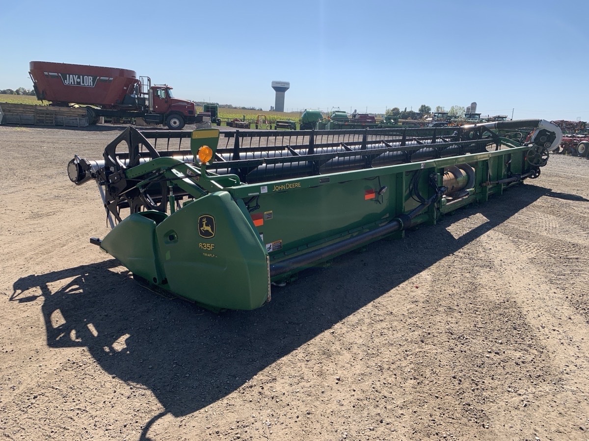 2012 John Deere 635F Image 3