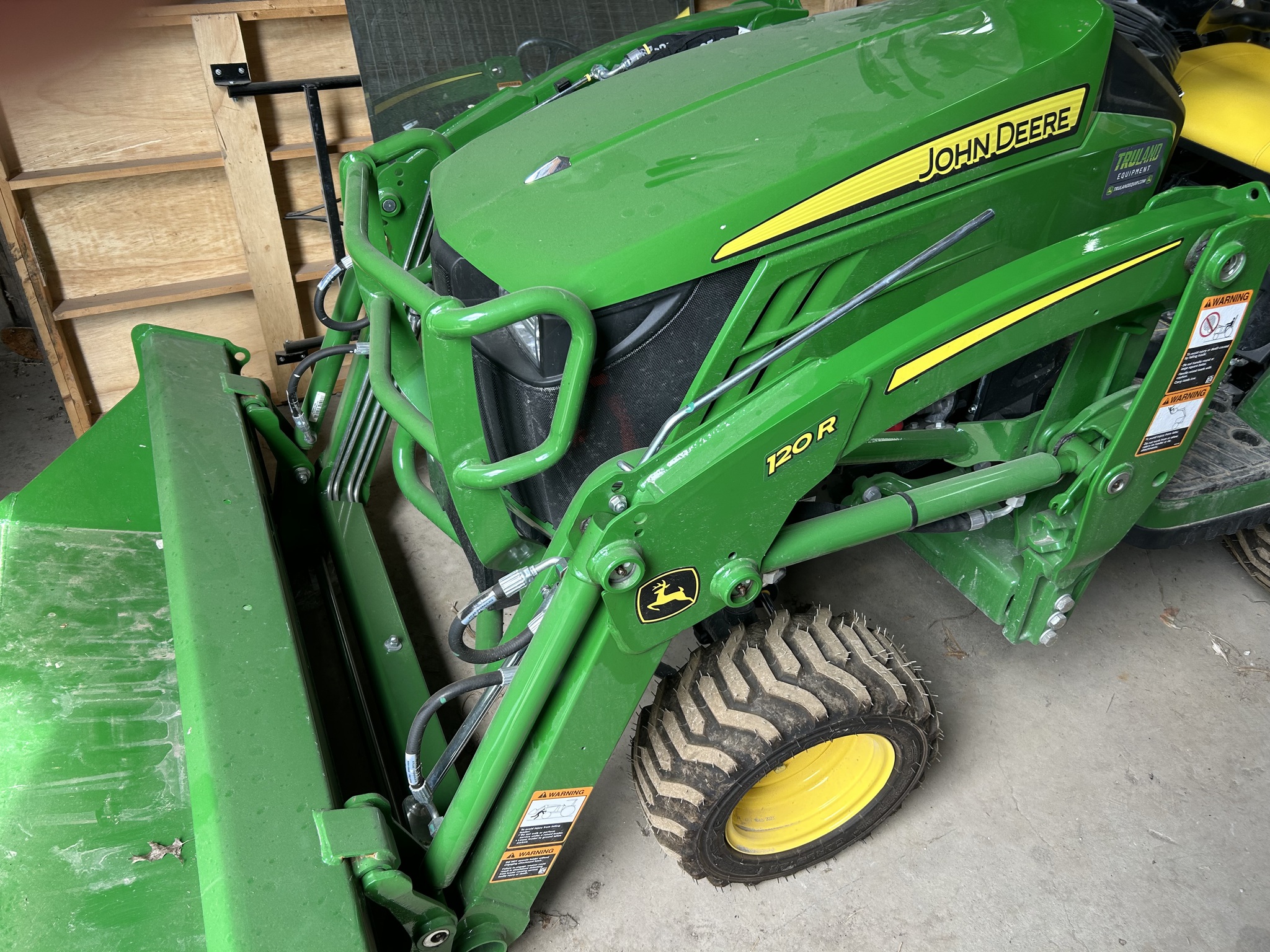 2024 John Deere 1025R Image 2