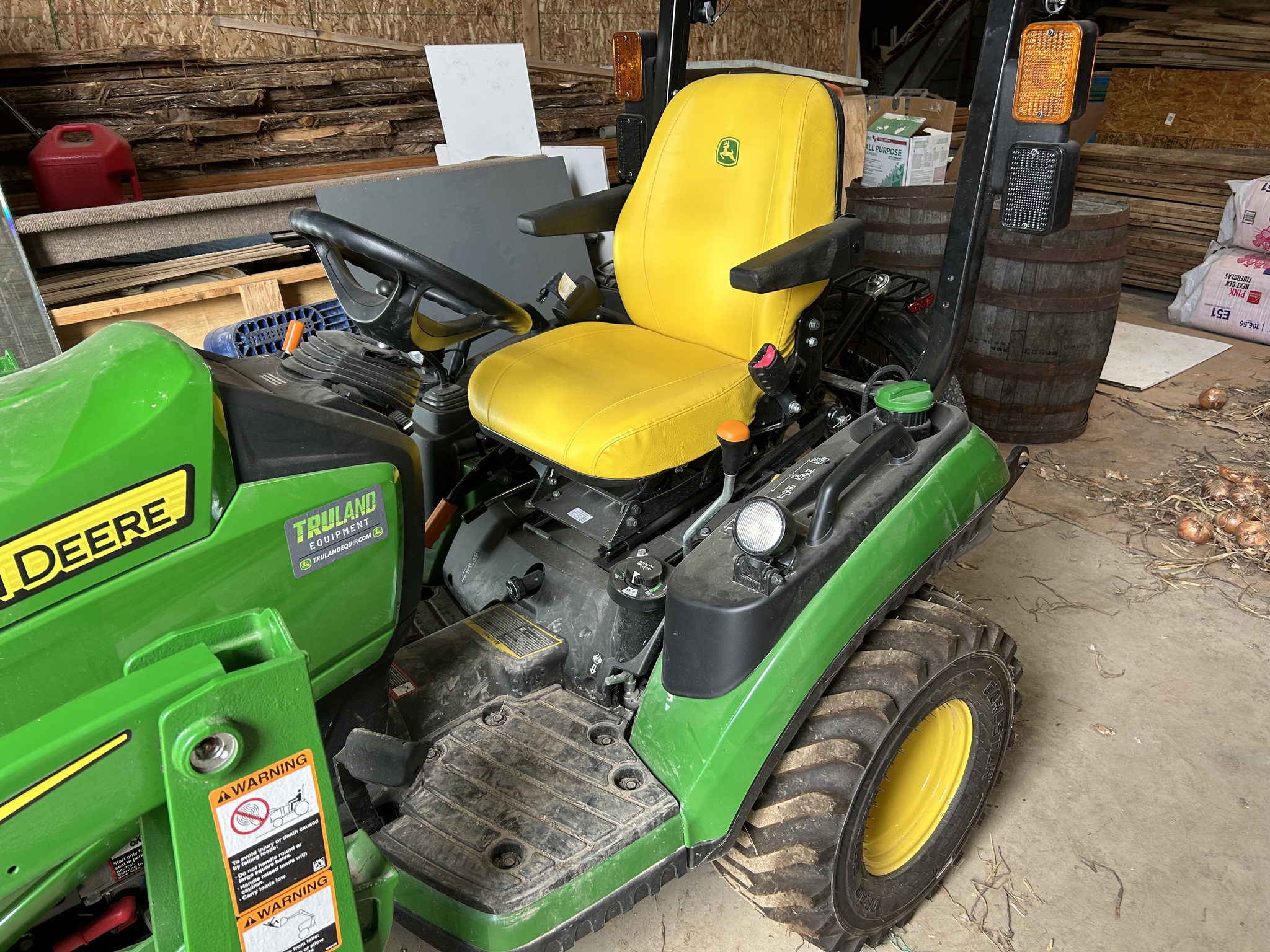 2024 John Deere 1025R Image 3