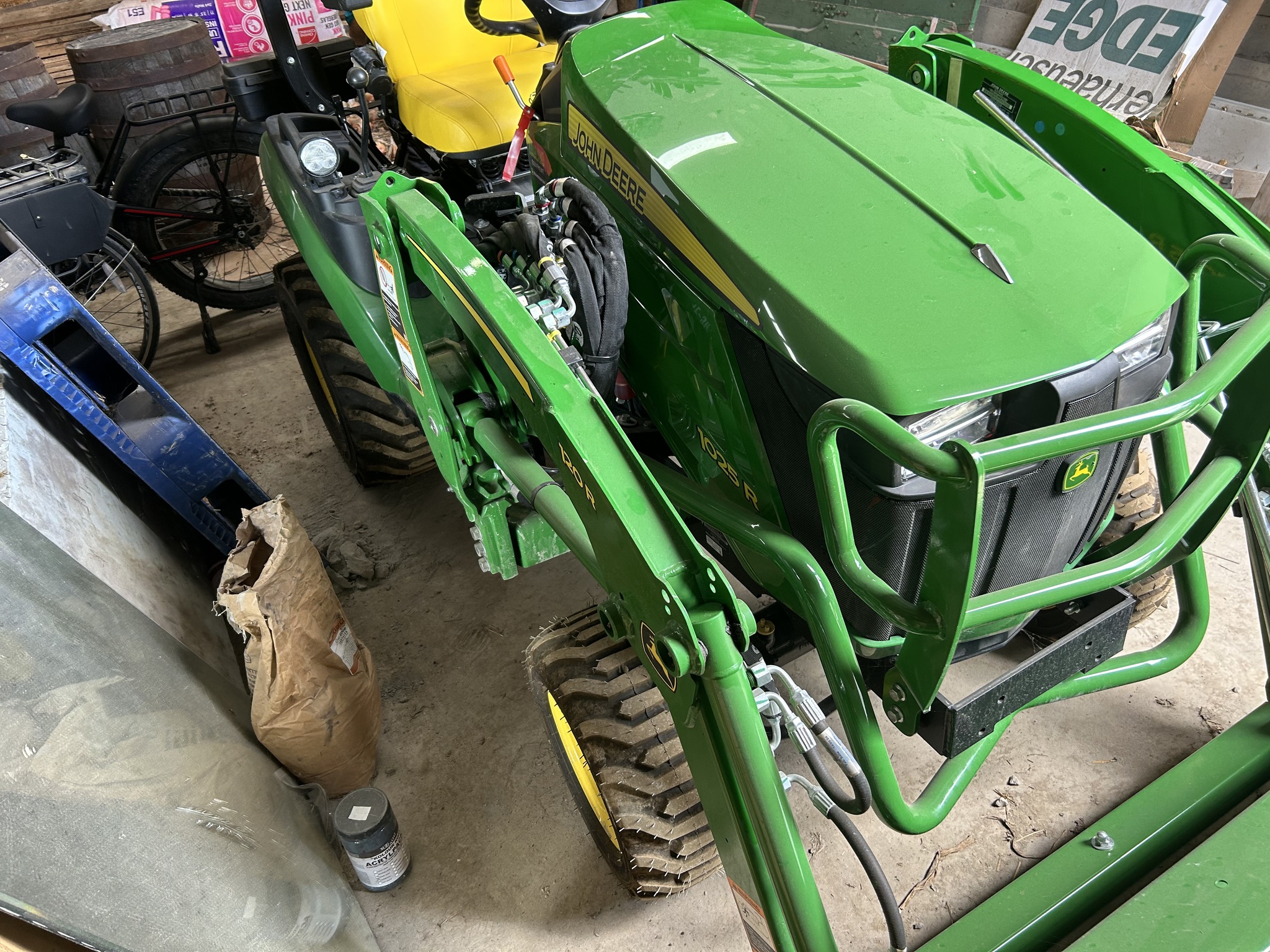 2024 John Deere 1025R Image 1