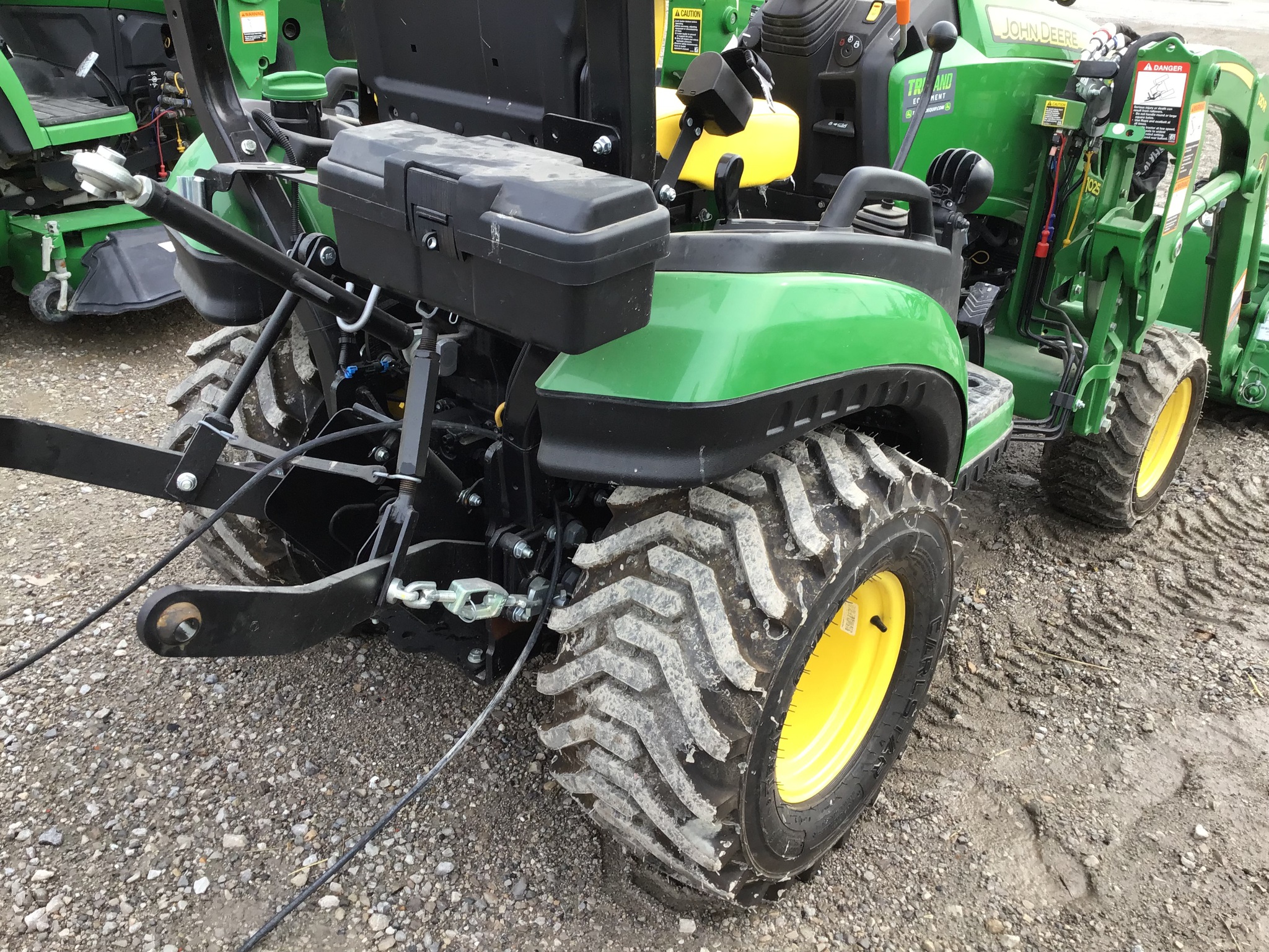 2024 John Deere 1025R Image 13