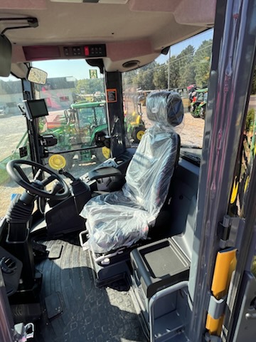John Deere 344 P Image 6