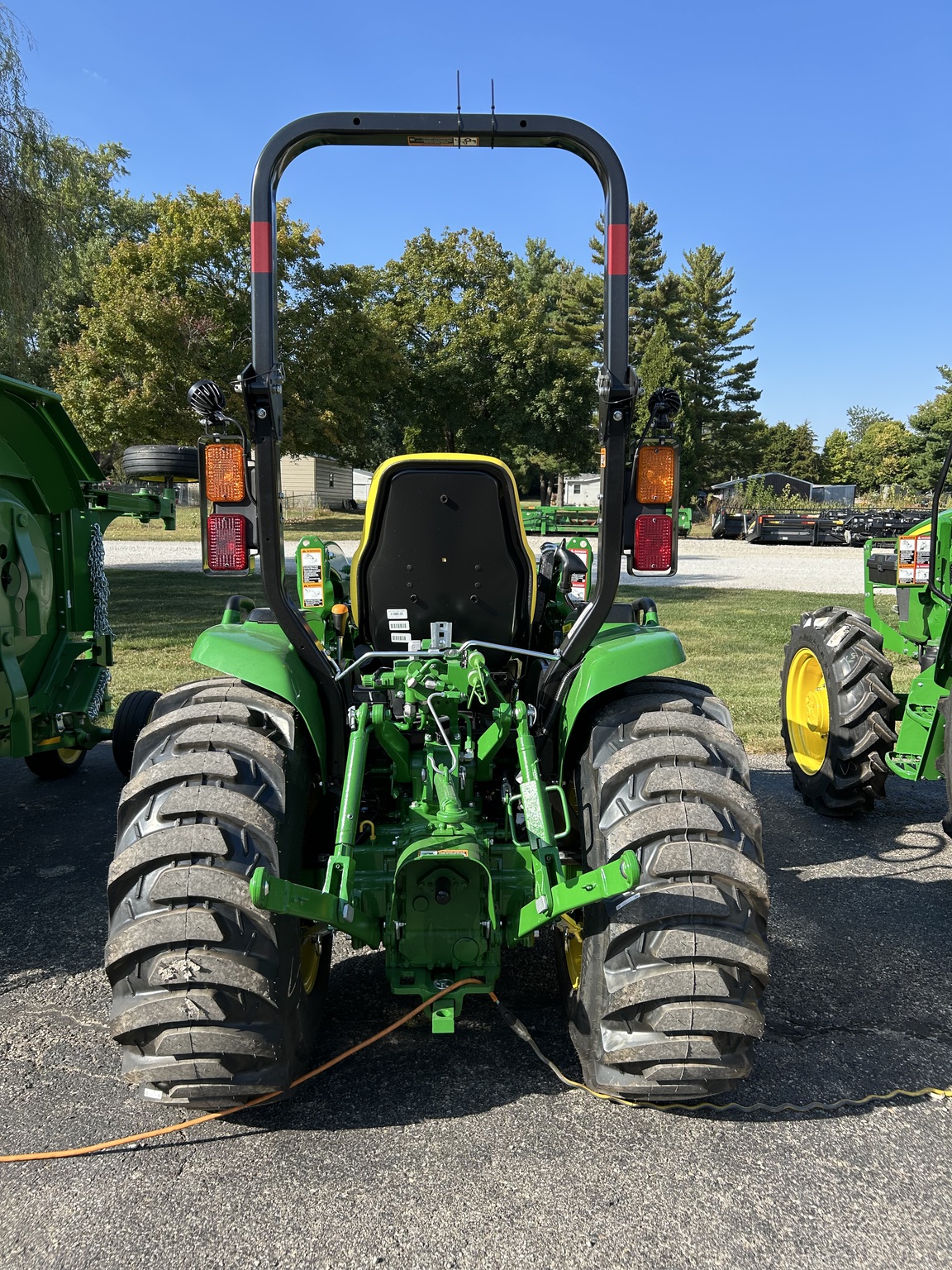 2025 John Deere 3039R Image 4