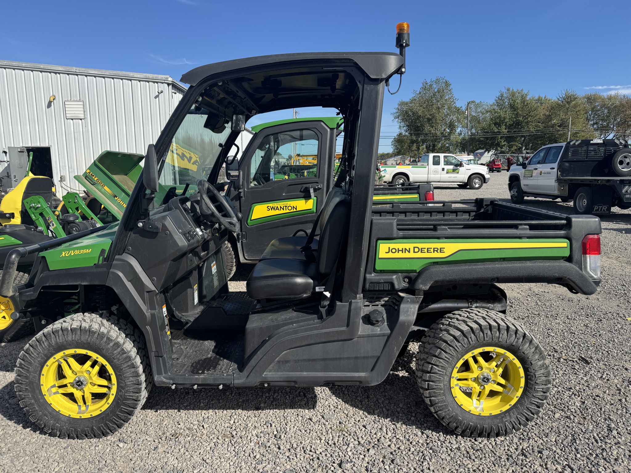2024 John Deere XUV 835M Image 1
