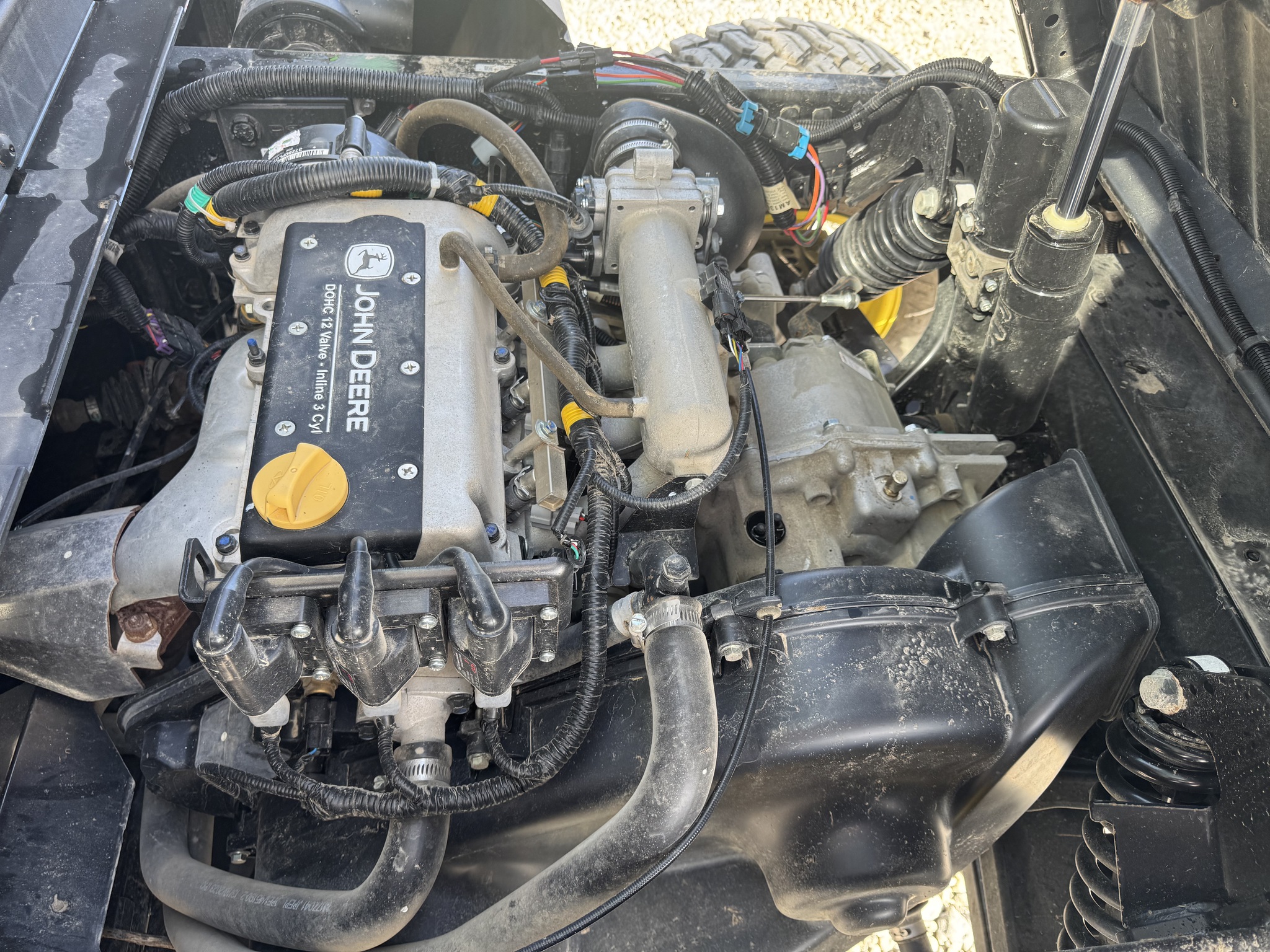 2024 John Deere XUV 835M Image 6