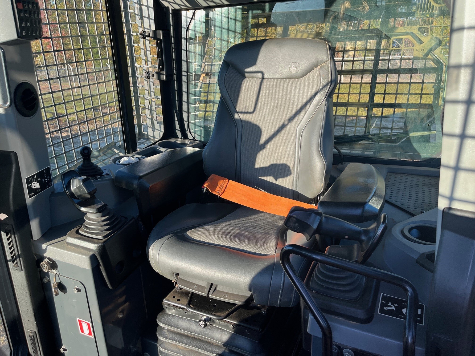 2021 John Deere 700L Image 7