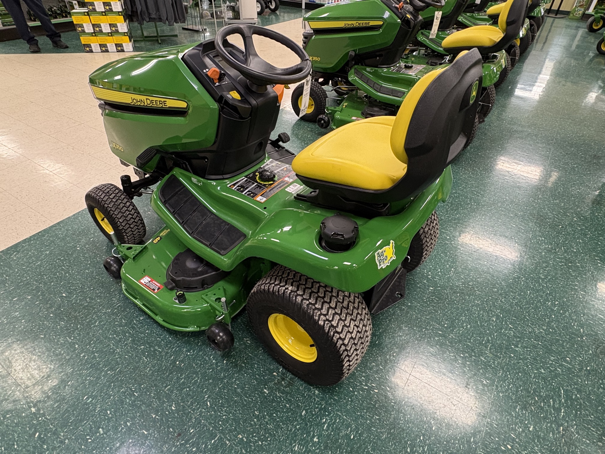 2025 John Deere X350 Image 5